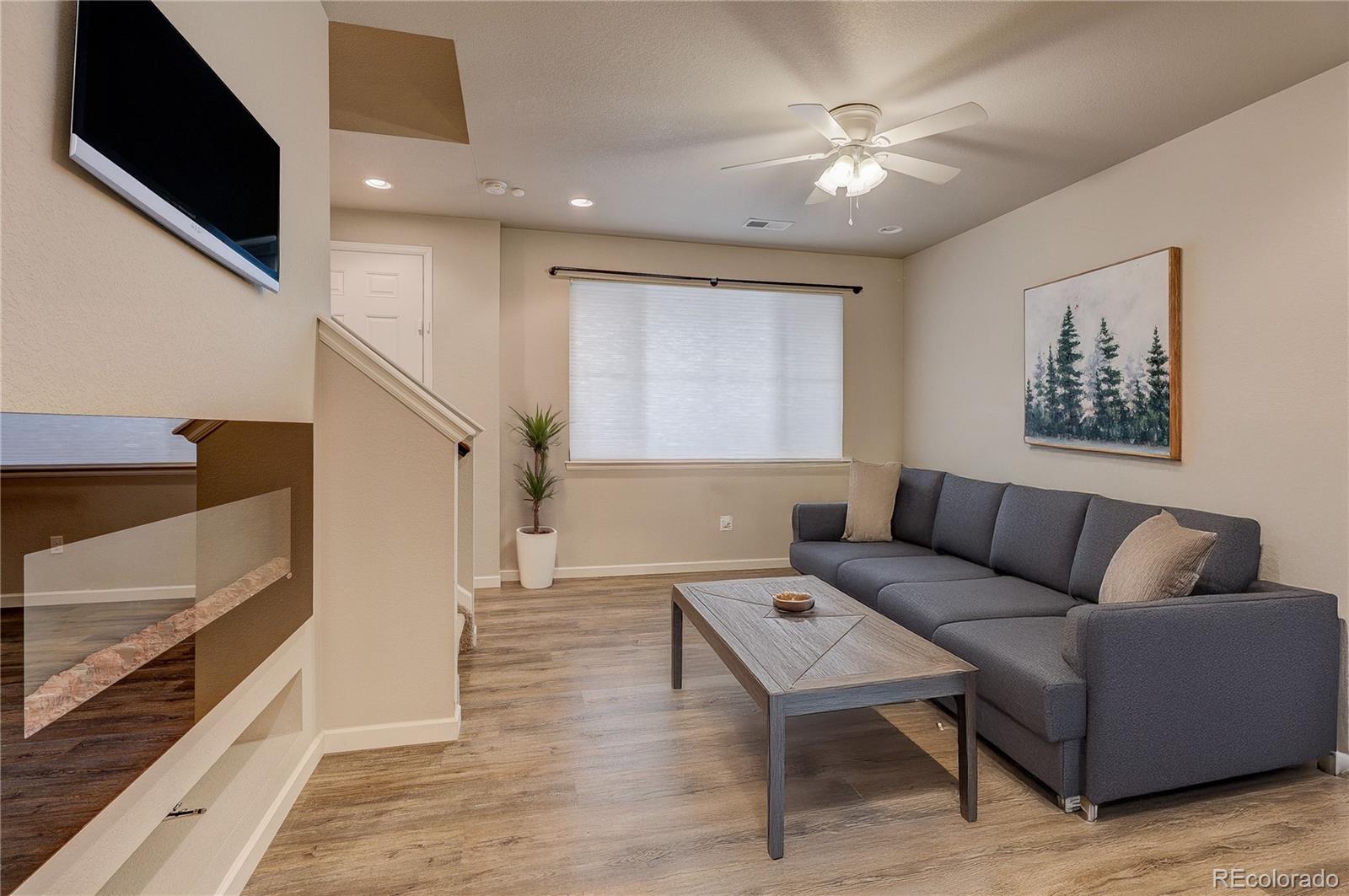 MLS Image #4 for 560 e dry creek place,littleton, Colorado