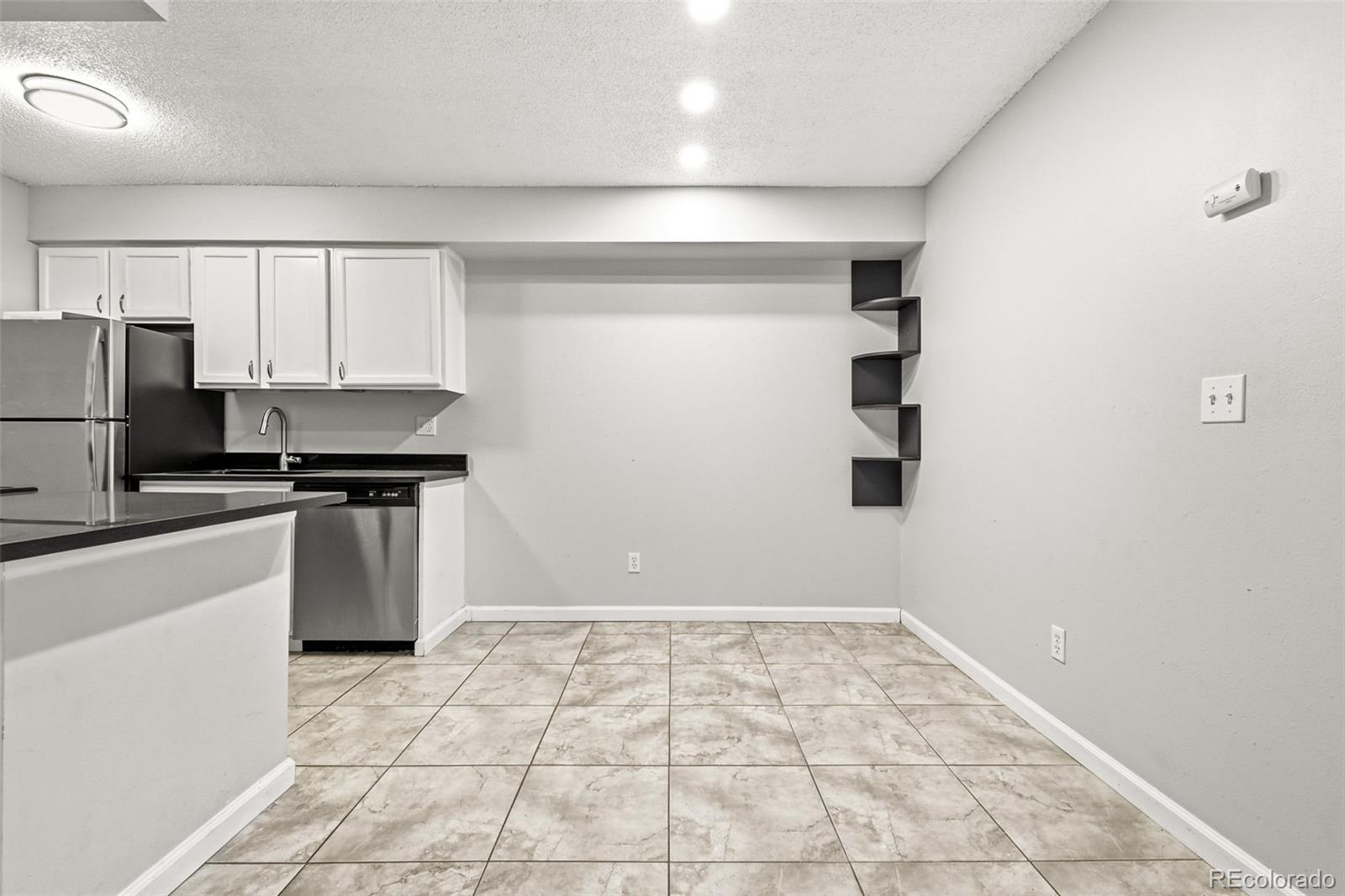 MLS Image #6 for 10150 e virginia avenue,denver, Colorado