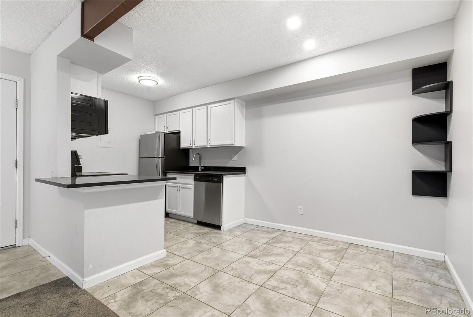 MLS Image #7 for 10150 e virginia avenue,denver, Colorado