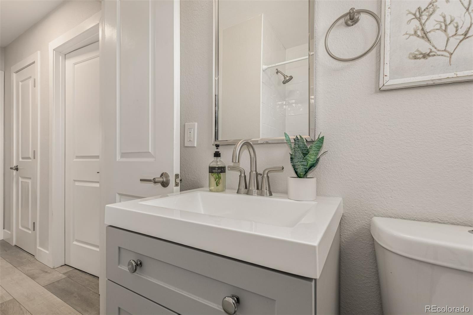 MLS Image #17 for 800 s pecos street,denver, Colorado