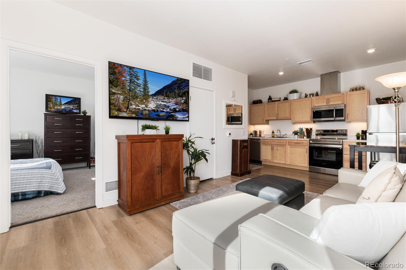 MLS Image #13 for 5702  central park boulevard,denver, Colorado