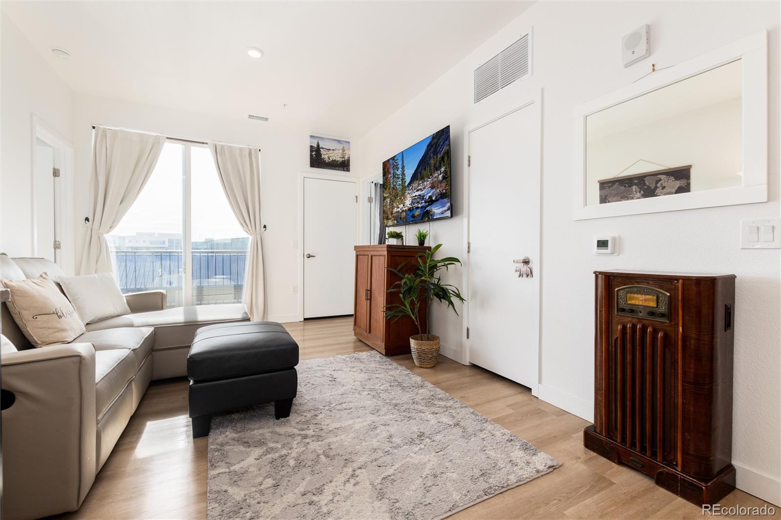 MLS Image #15 for 5702  central park boulevard,denver, Colorado