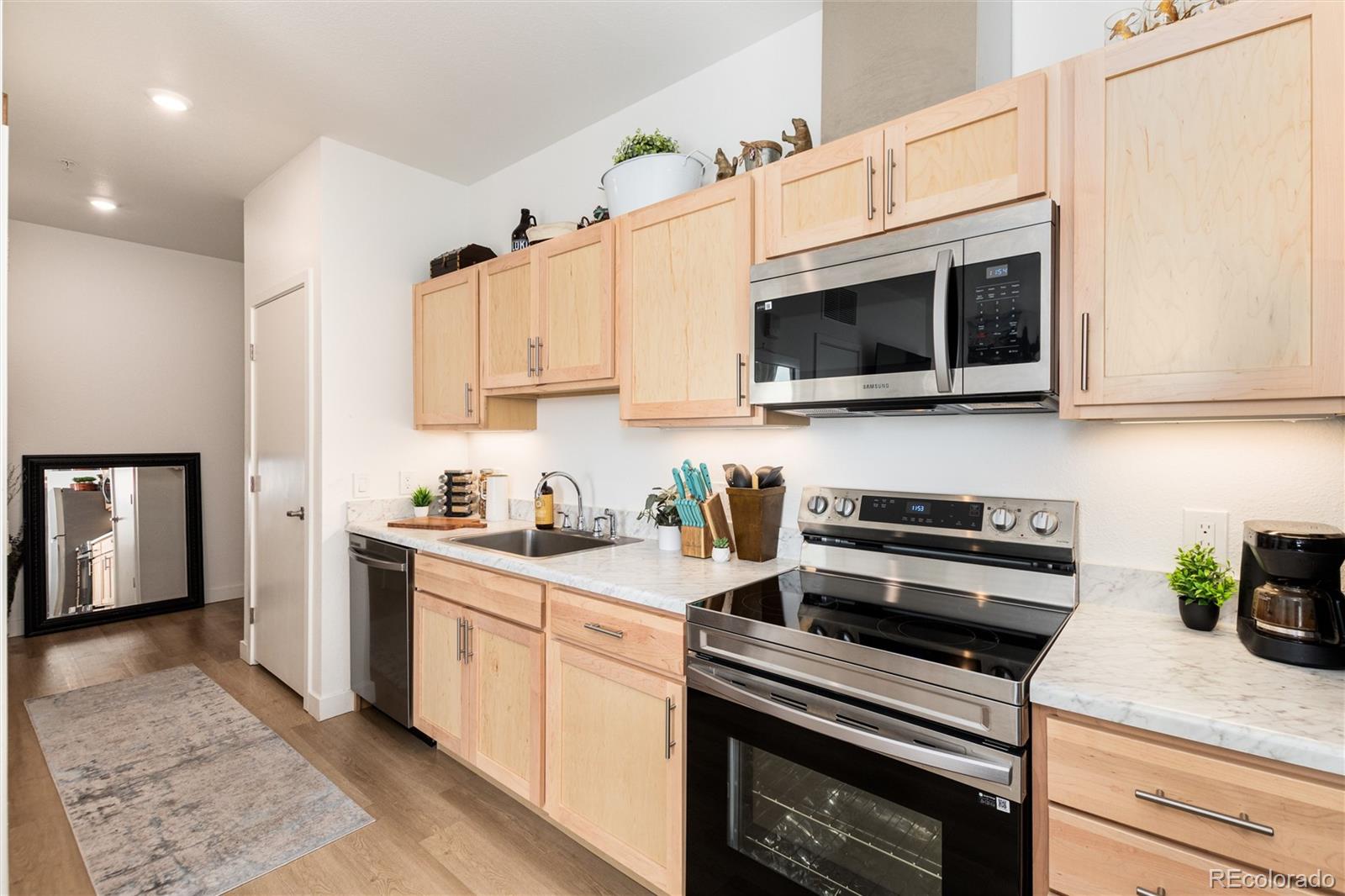 MLS Image #4 for 5702  central park boulevard,denver, Colorado
