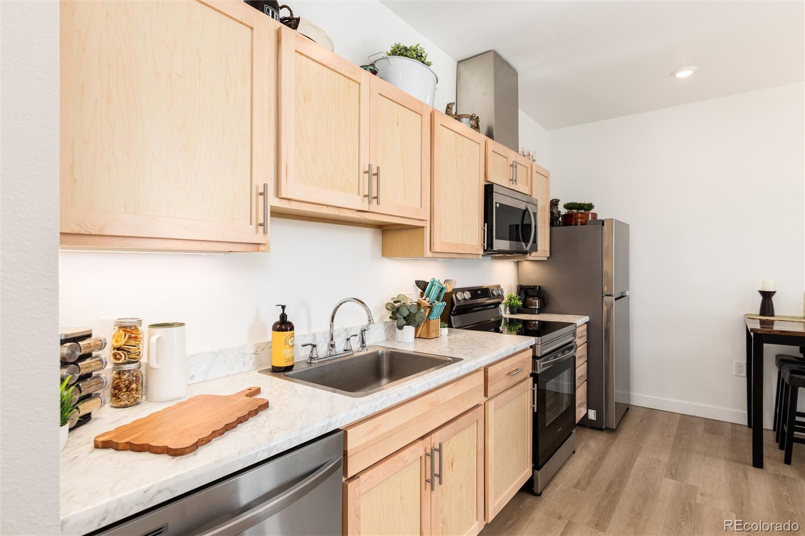 MLS Image #8 for 5702  central park boulevard,denver, Colorado