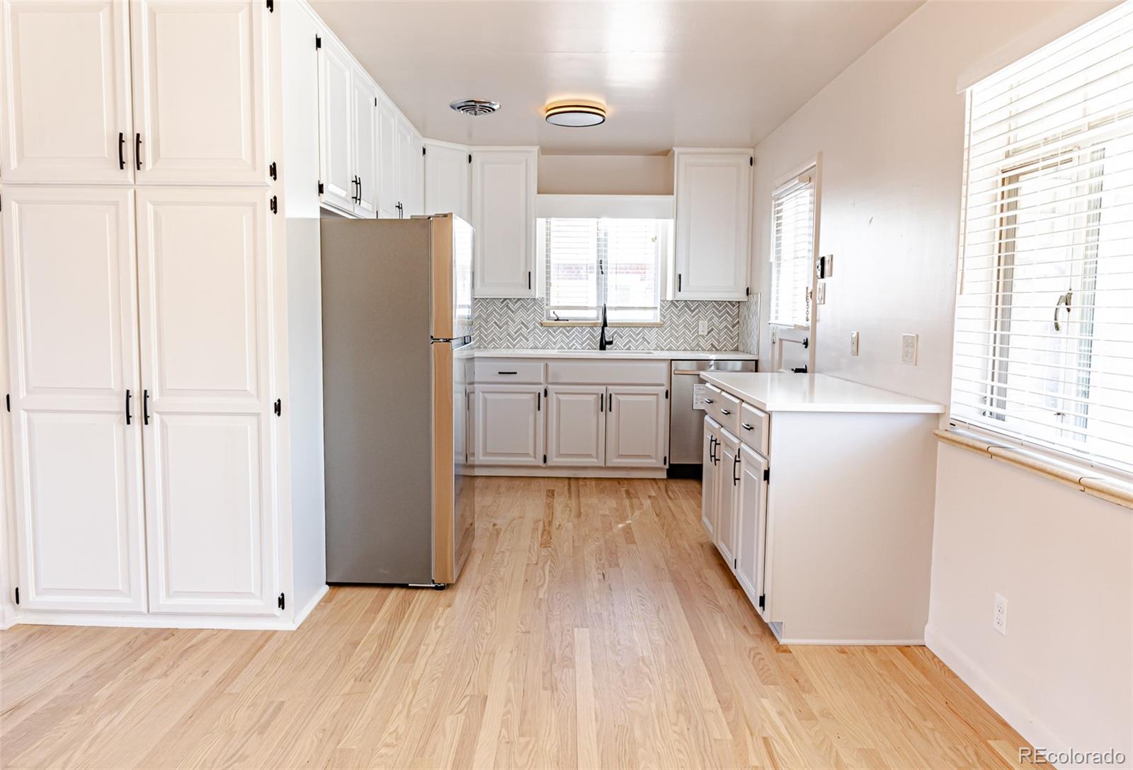 MLS Image #14 for 5830 s delaware street,littleton, Colorado