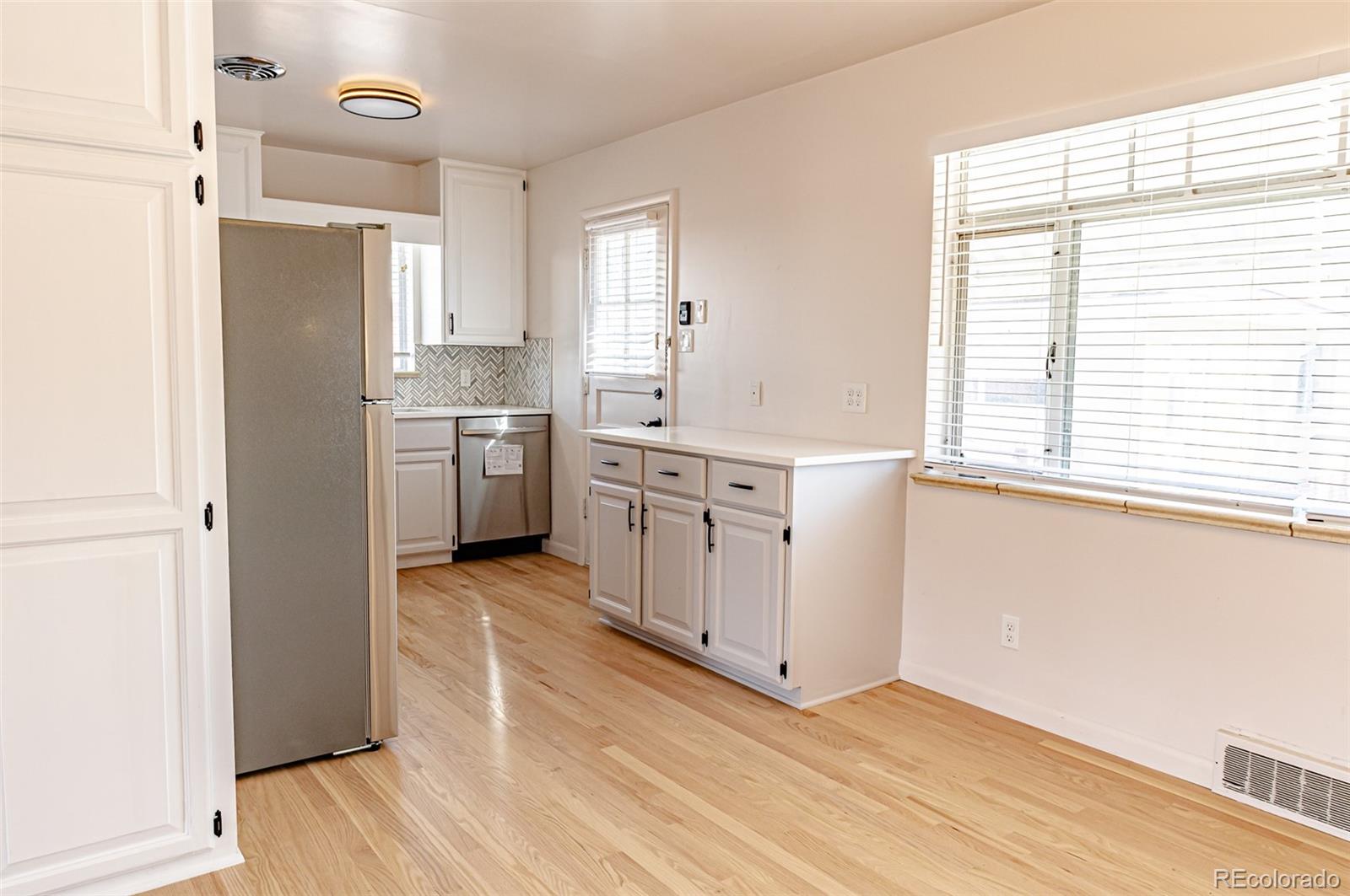 MLS Image #17 for 5830 s delaware street,littleton, Colorado