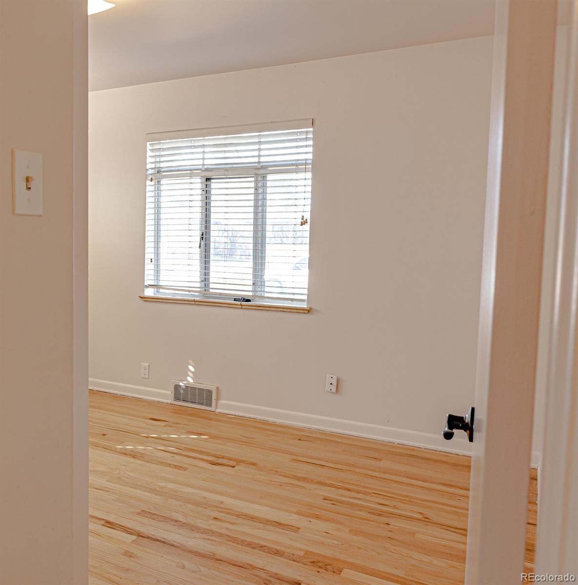 MLS Image #28 for 5830 s delaware street,littleton, Colorado
