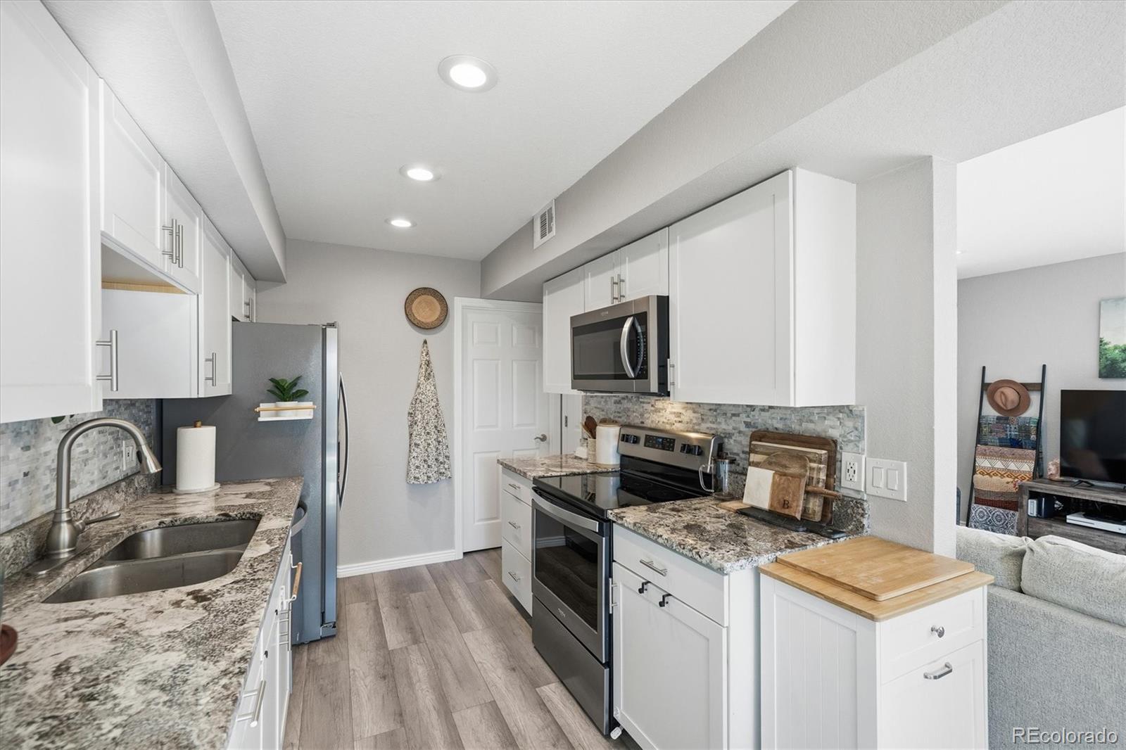 MLS Image #11 for 9775  croke drive ,thornton, Colorado
