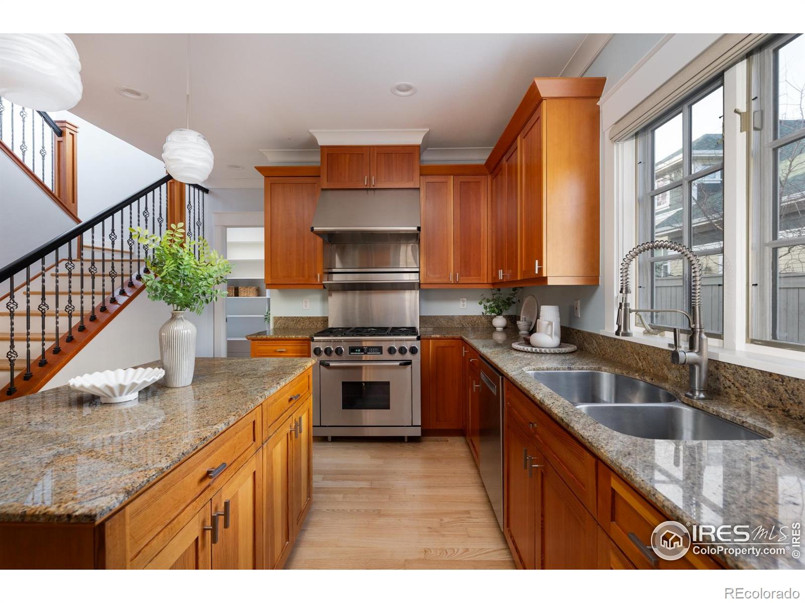 MLS Image #14 for 901  terrace circle,boulder, Colorado