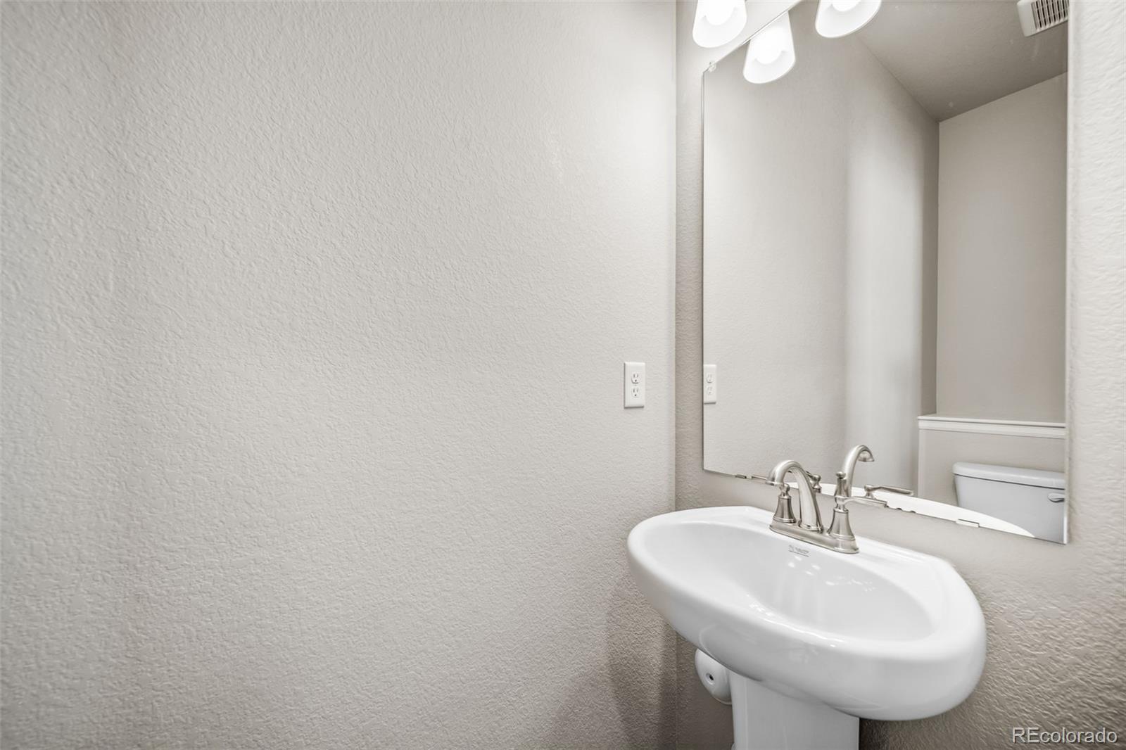 MLS Image #12 for 3942 n tempe street,aurora, Colorado