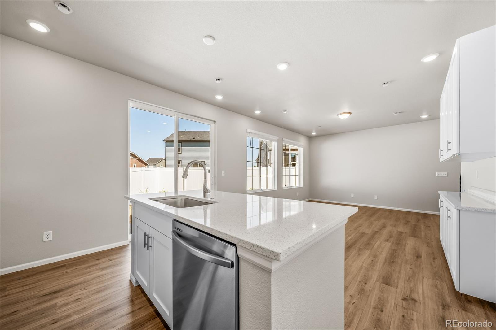 MLS Image #4 for 3942 n tempe street,aurora, Colorado