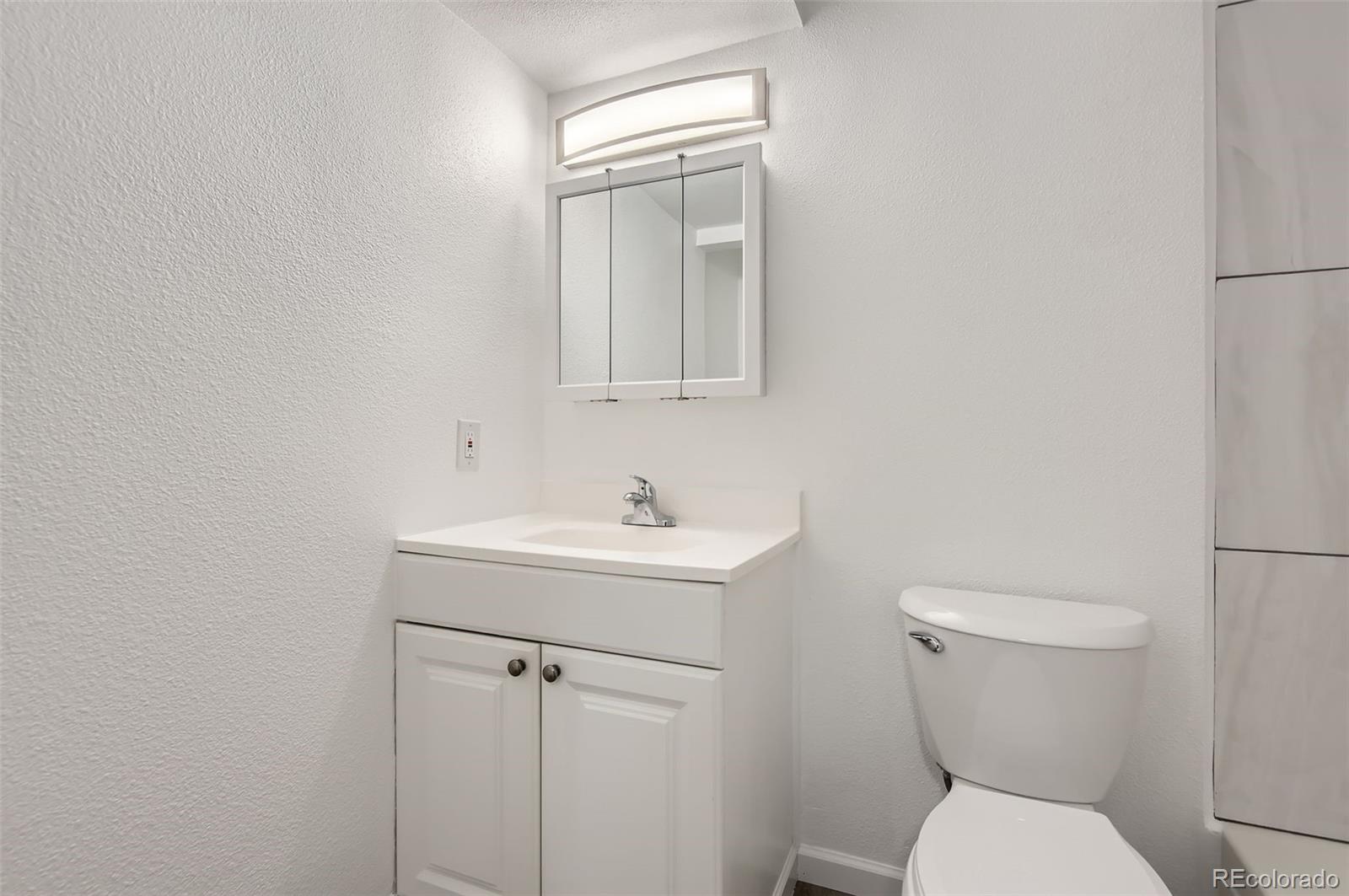 MLS Image #10 for 932 s dearborn  8,aurora, Colorado