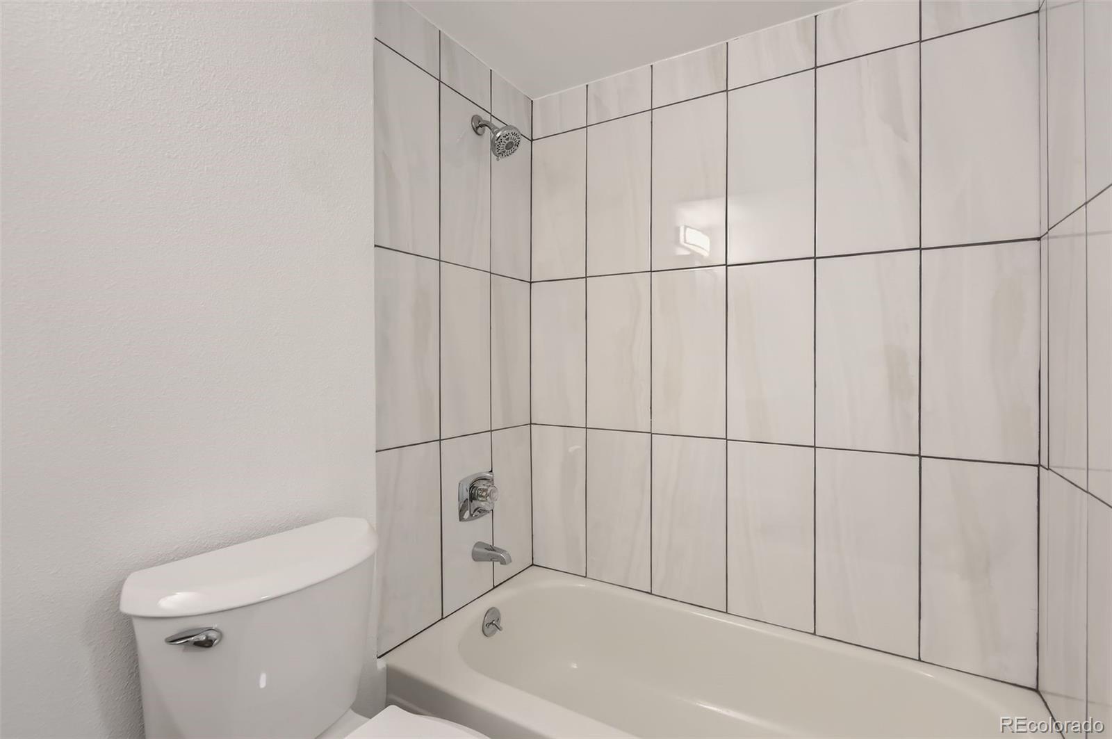 MLS Image #11 for 932 s dearborn  8,aurora, Colorado