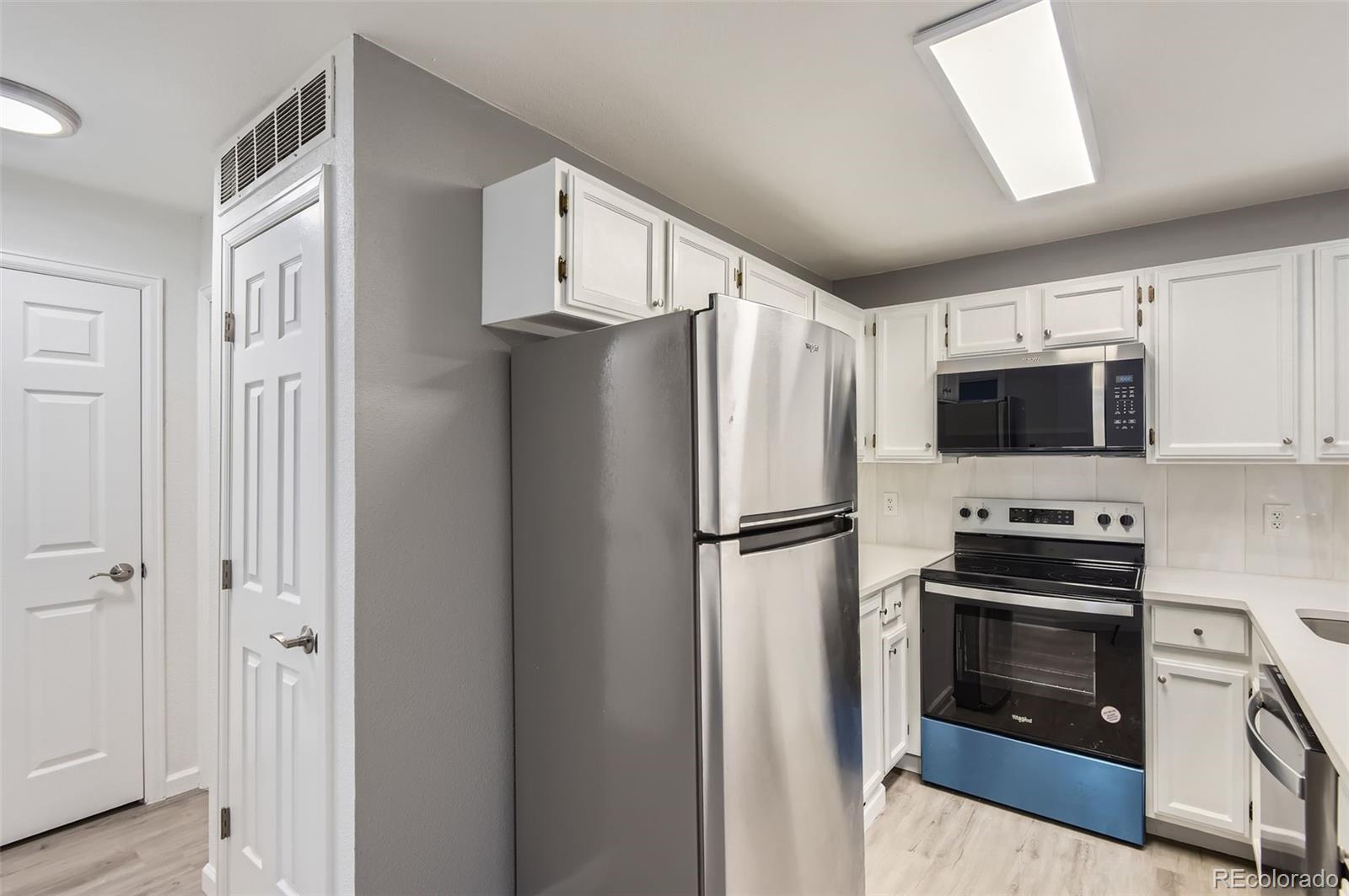 MLS Image #4 for 932 s dearborn  8,aurora, Colorado
