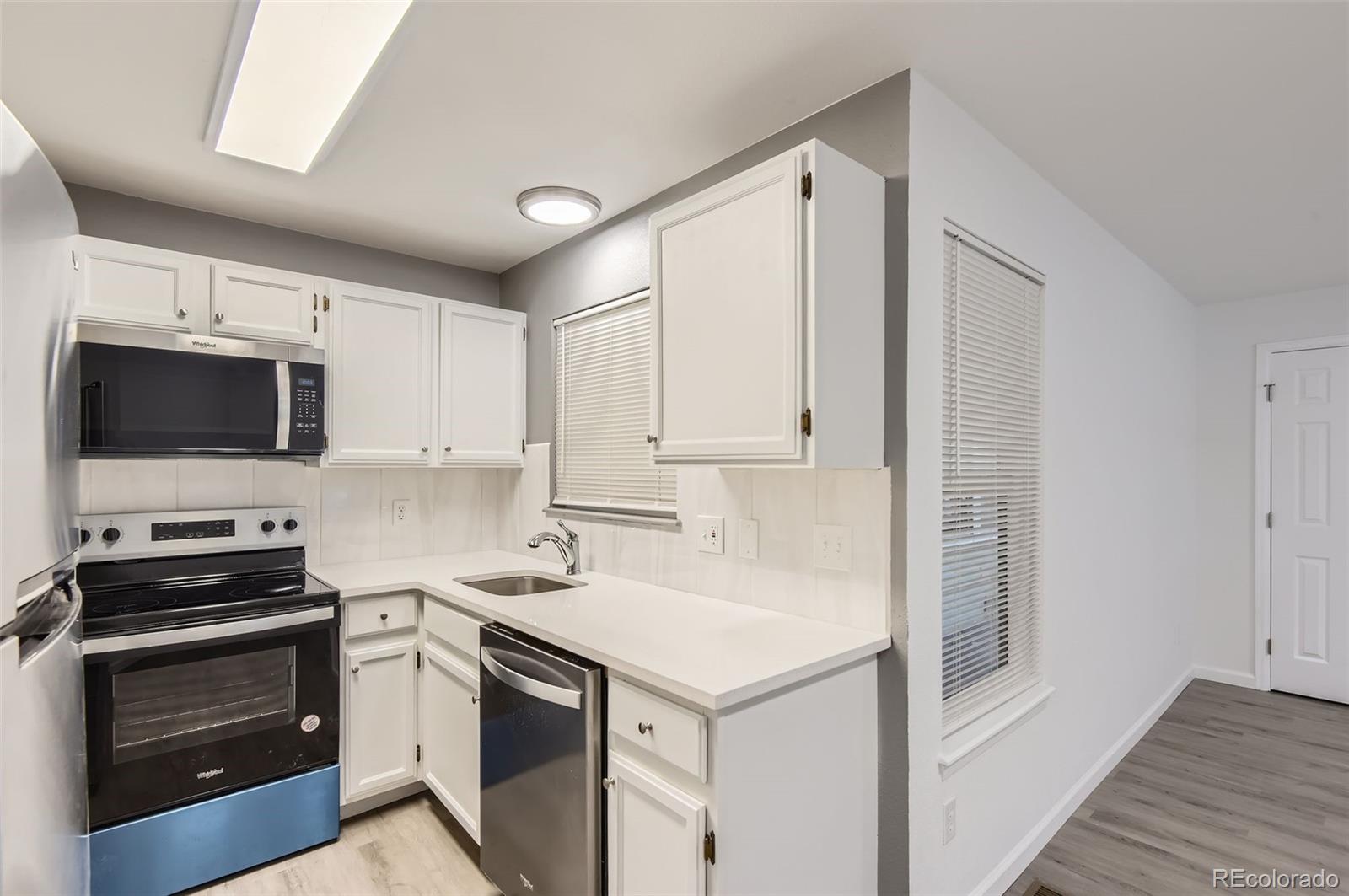 MLS Image #5 for 932 s dearborn  8,aurora, Colorado