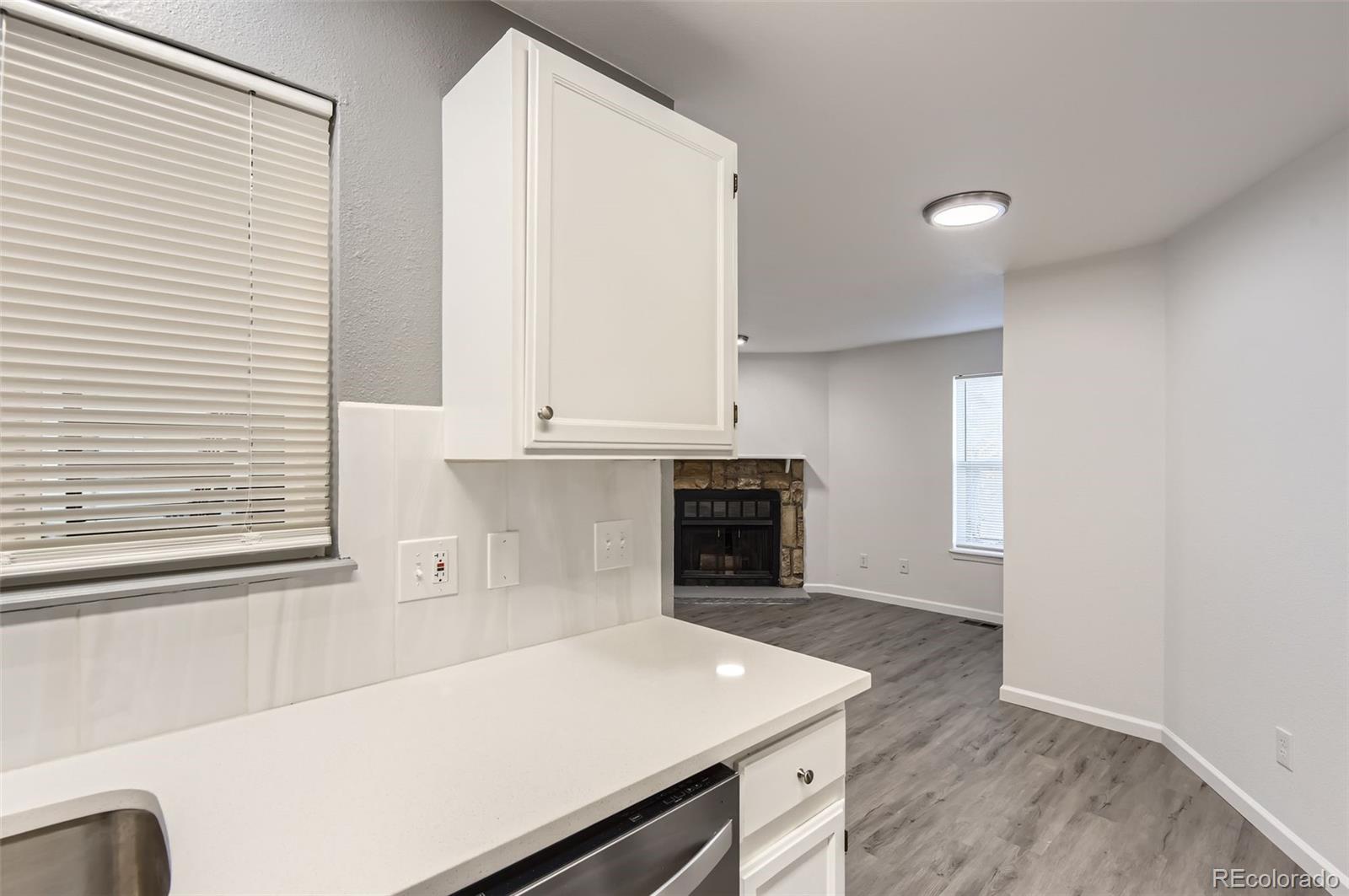 MLS Image #6 for 932 s dearborn  8,aurora, Colorado