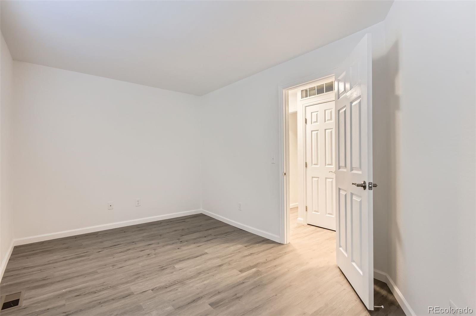 MLS Image #8 for 932 s dearborn  8,aurora, Colorado
