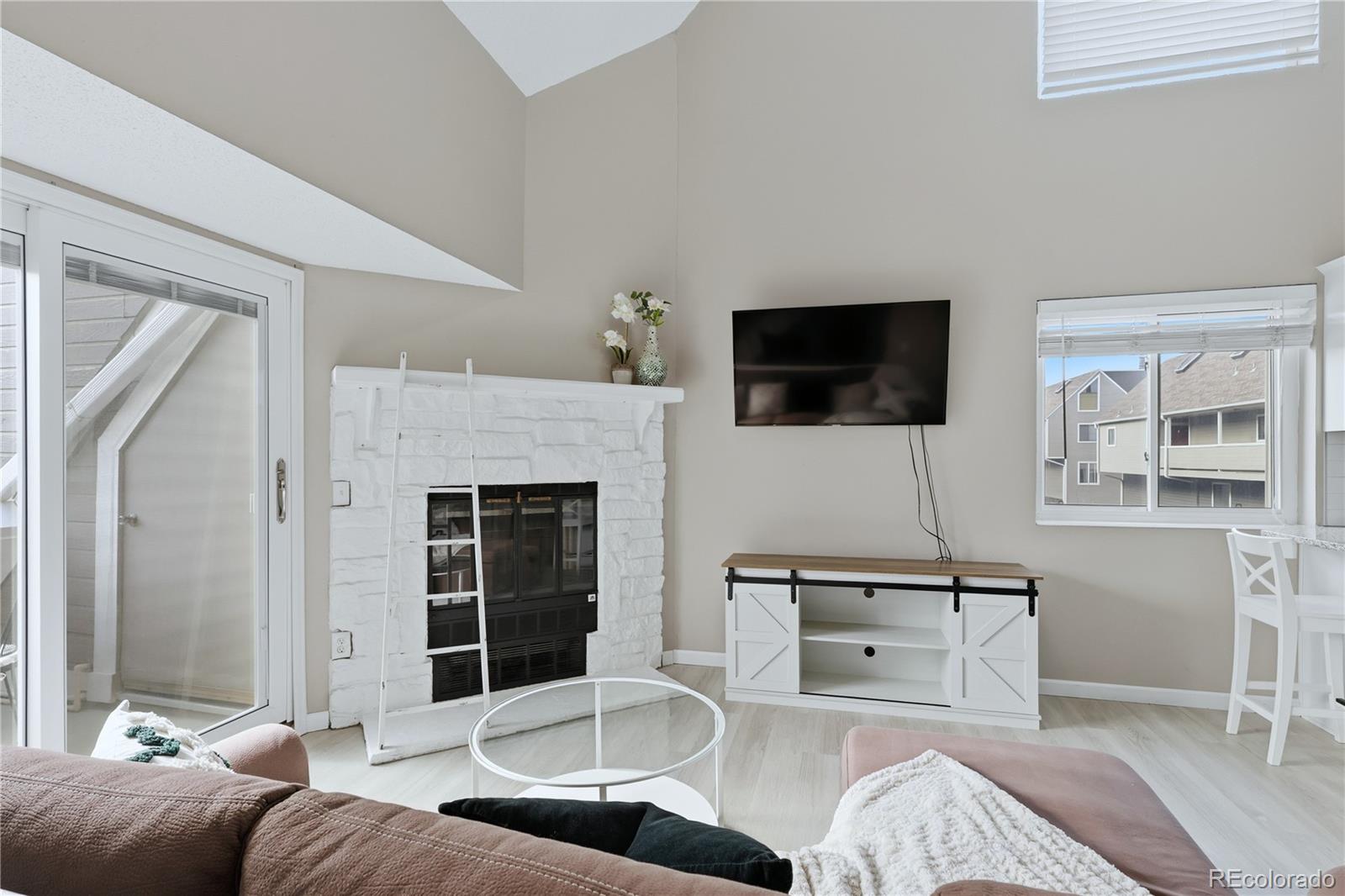 MLS Image #12 for 5250 s huron way,littleton, Colorado