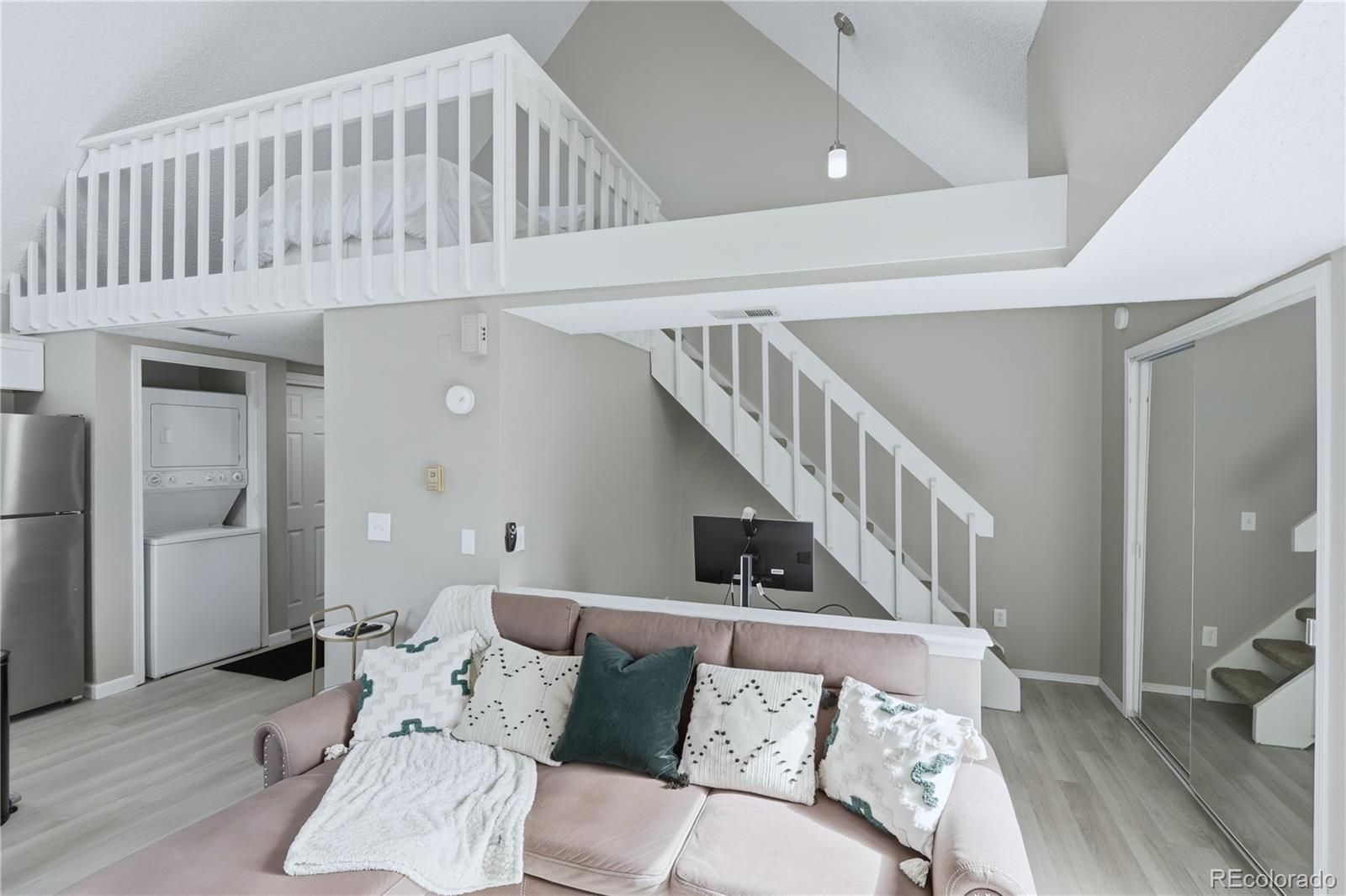 MLS Image #14 for 5250 s huron way,littleton, Colorado