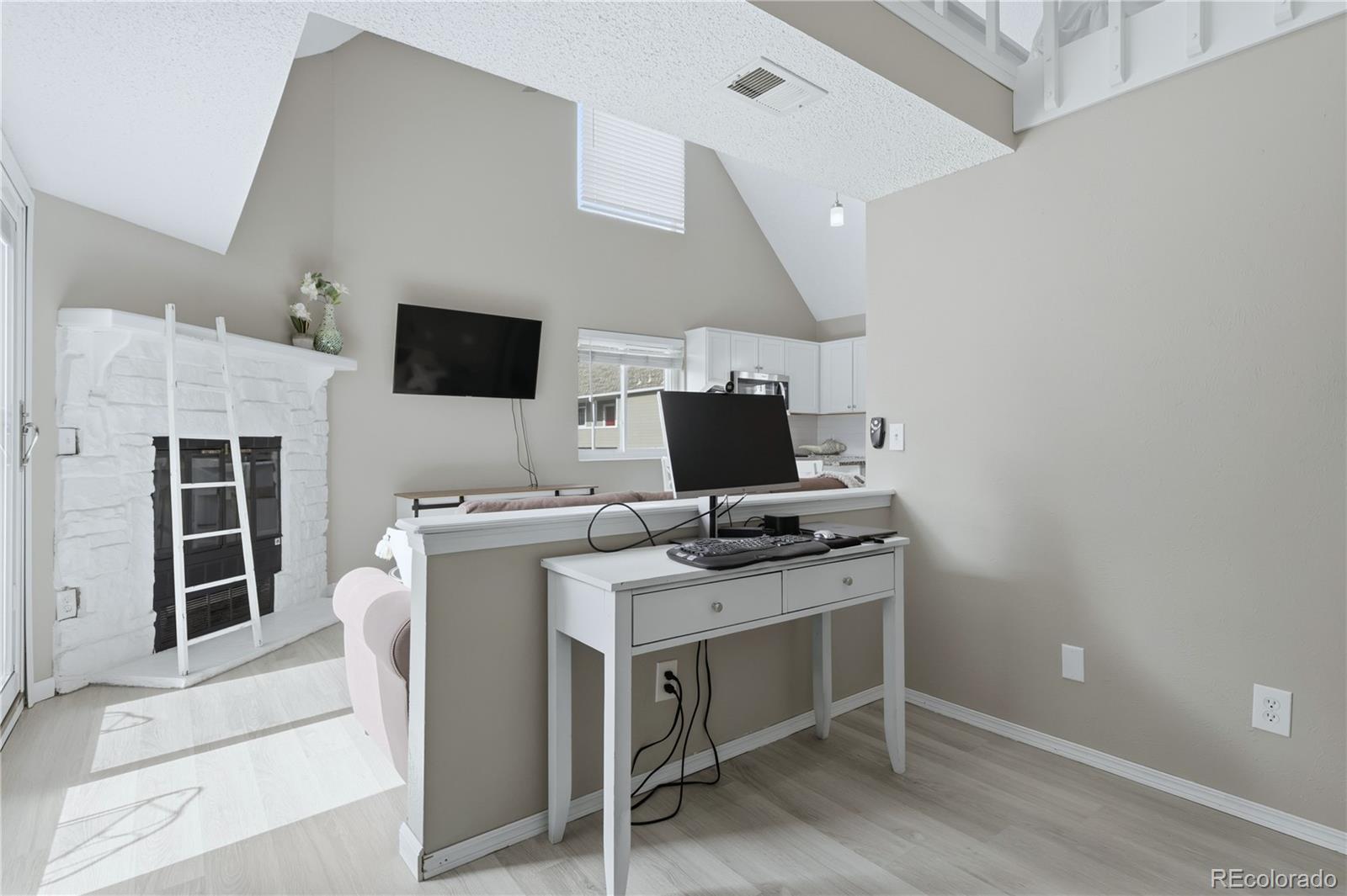 MLS Image #15 for 5250 s huron way,littleton, Colorado