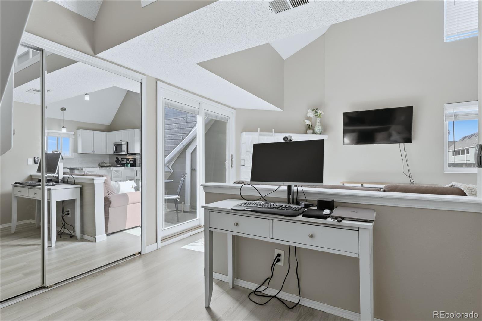 MLS Image #16 for 5250 s huron way,littleton, Colorado