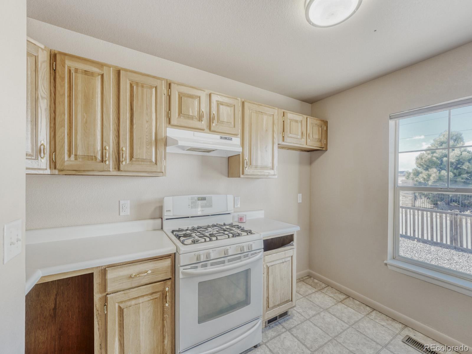 MLS Image #6 for 23341 e saratoga circle,aurora, Colorado