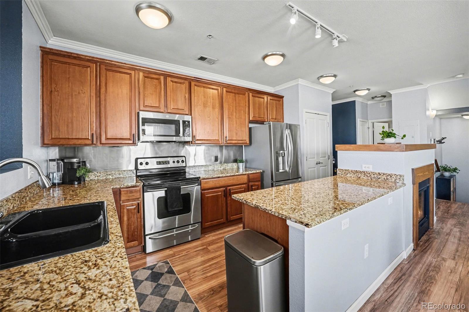 MLS Image #5 for 4100  albion street,denver, Colorado