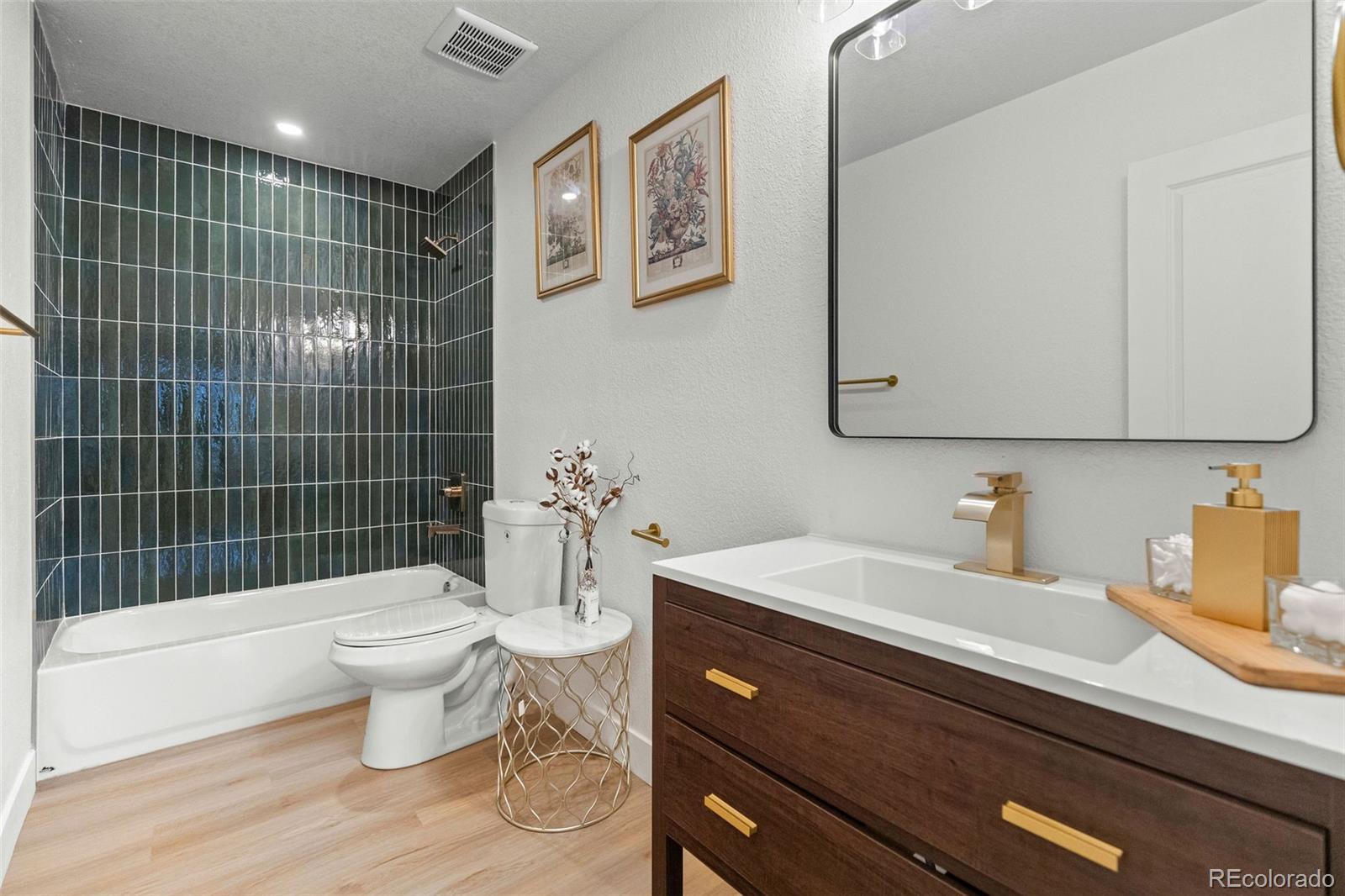 MLS Image #9 for 43  hazel court,denver, Colorado