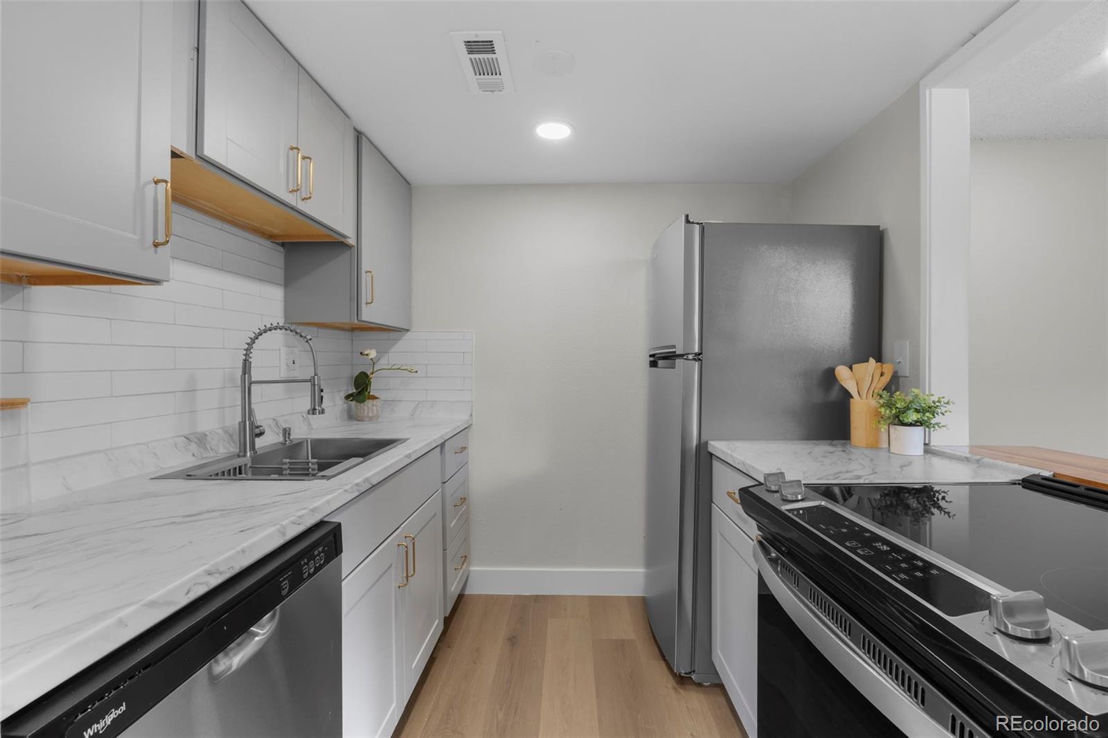 MLS Image #8 for 9100 e girard avenue,denver, Colorado
