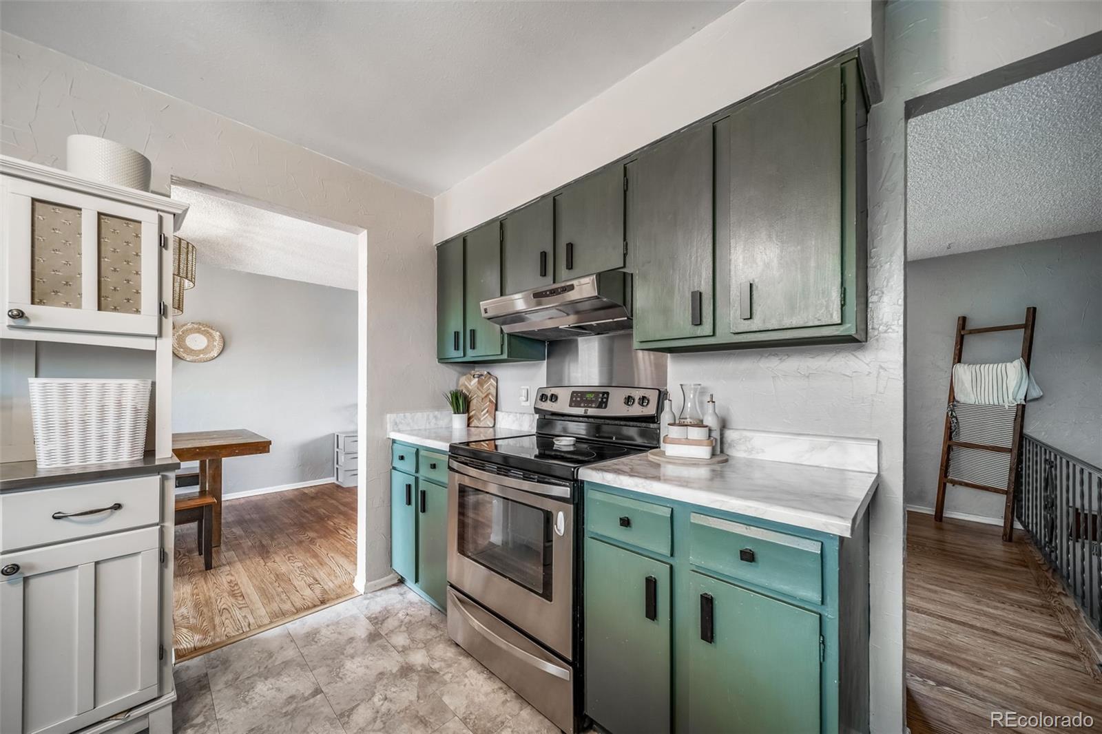 MLS Image #10 for 9837 w arizona avenue,lakewood, Colorado