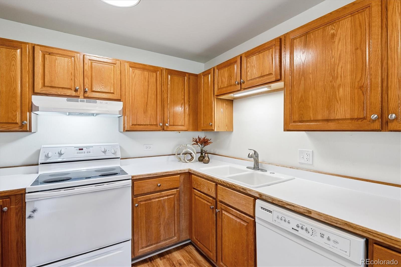 MLS Image #4 for 9300 e center avenue 2b,denver, Colorado