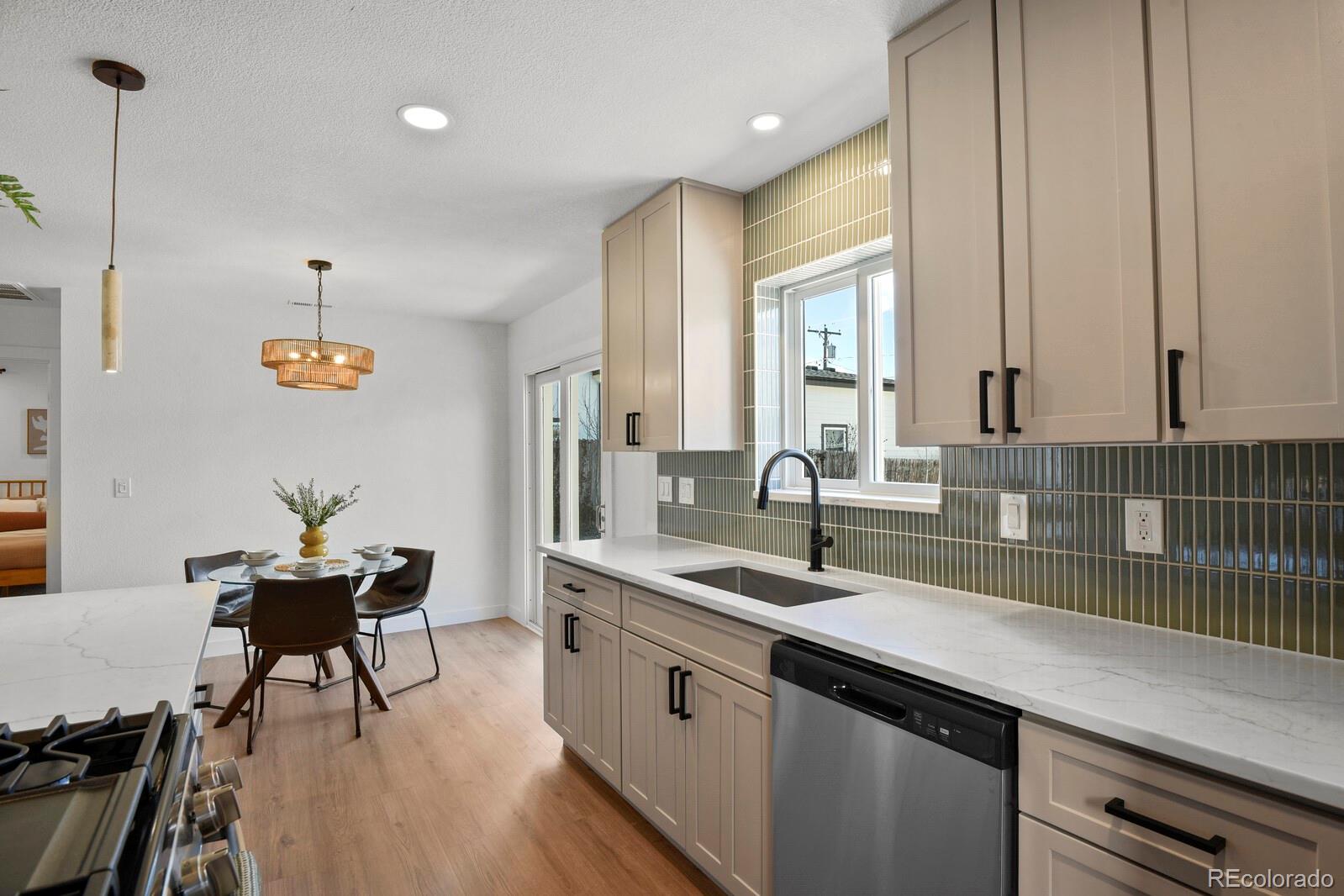 MLS Image #10 for 1135 s harrison street,denver, Colorado