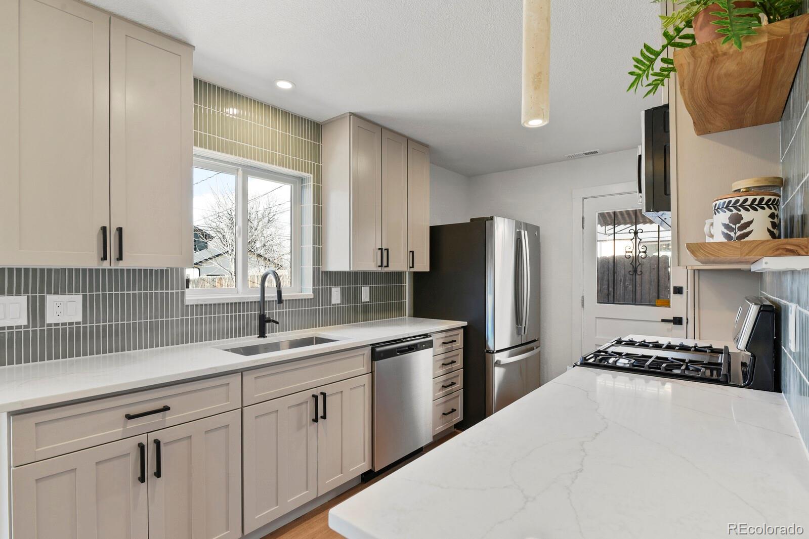 MLS Image #11 for 1135 s harrison street,denver, Colorado