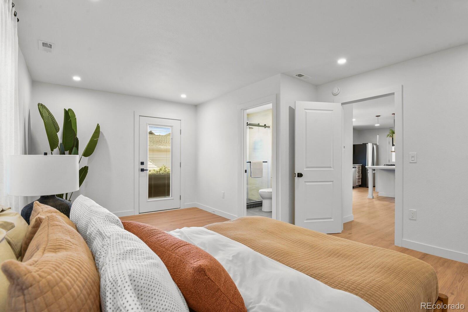 MLS Image #12 for 1135 s harrison street,denver, Colorado