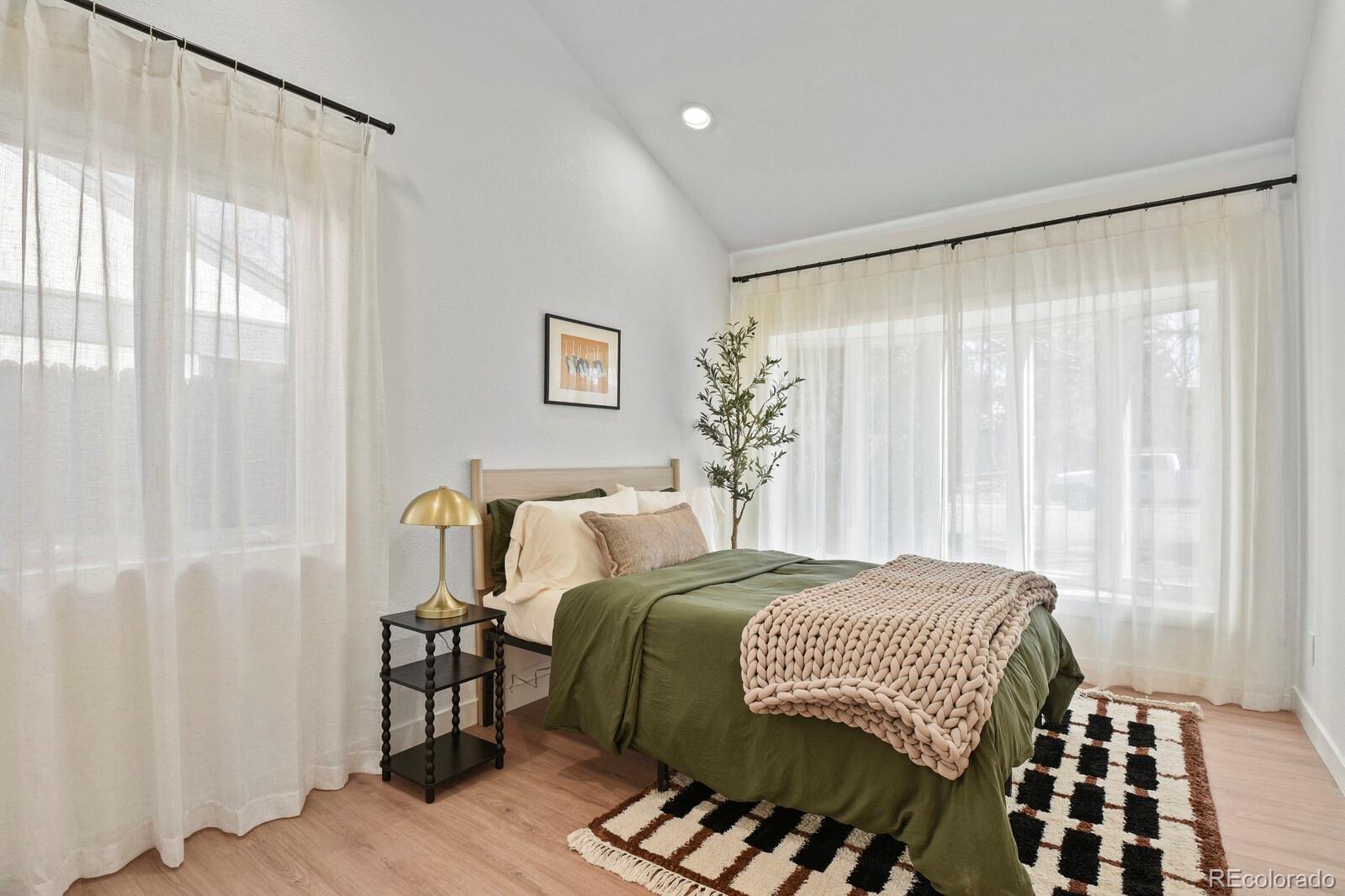 MLS Image #15 for 1135 s harrison street,denver, Colorado