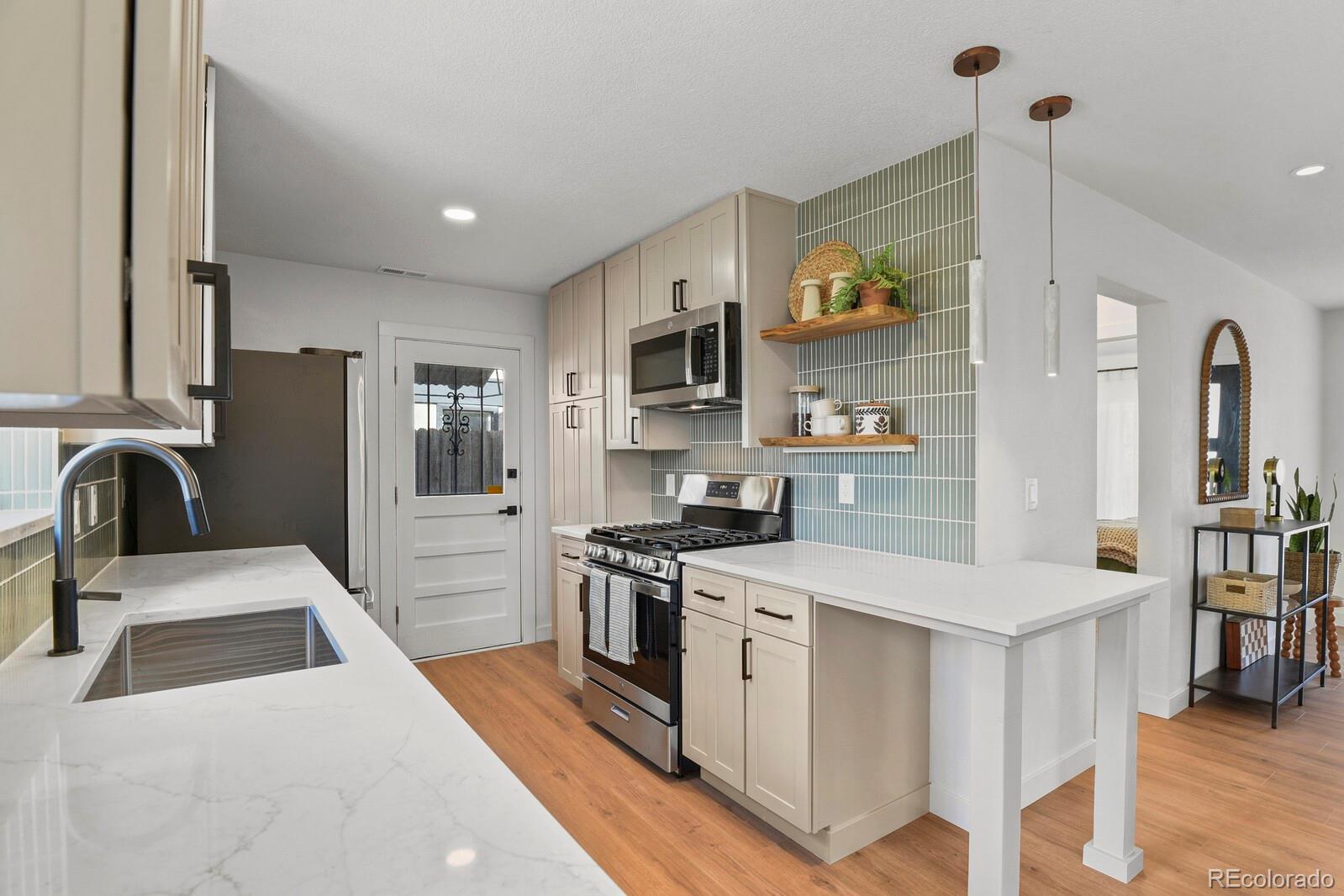 MLS Image #9 for 1135 s harrison street,denver, Colorado