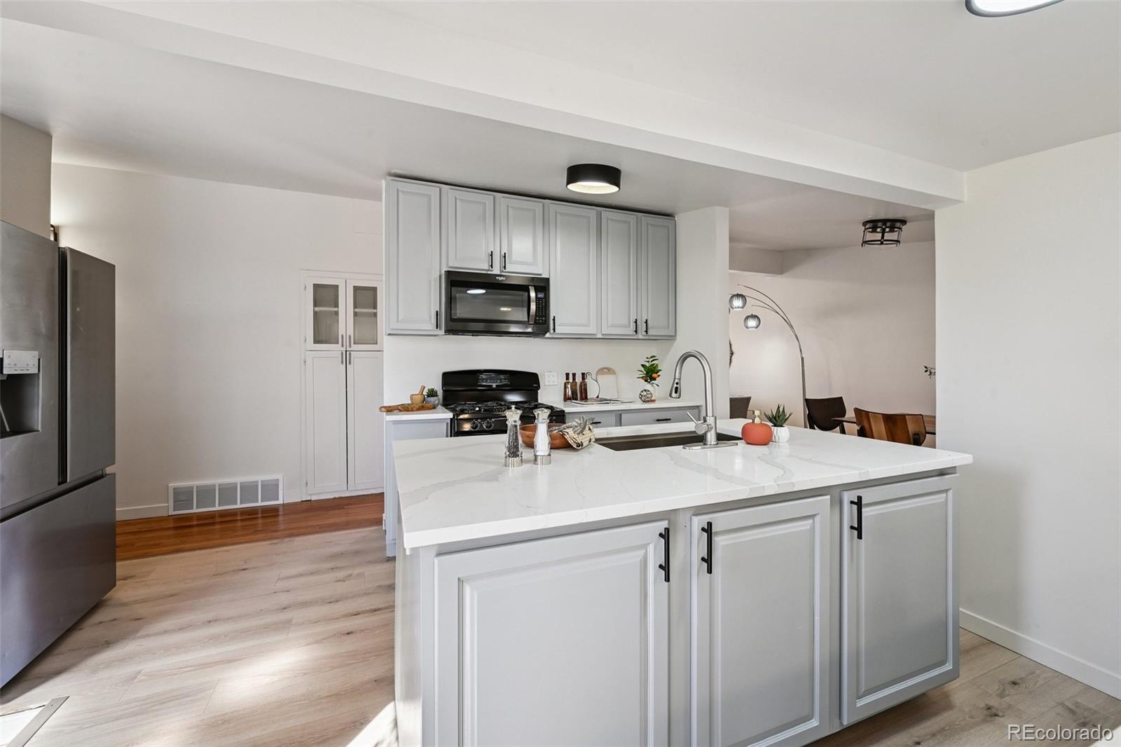 MLS Image #7 for 2580  valley view drive,denver, Colorado