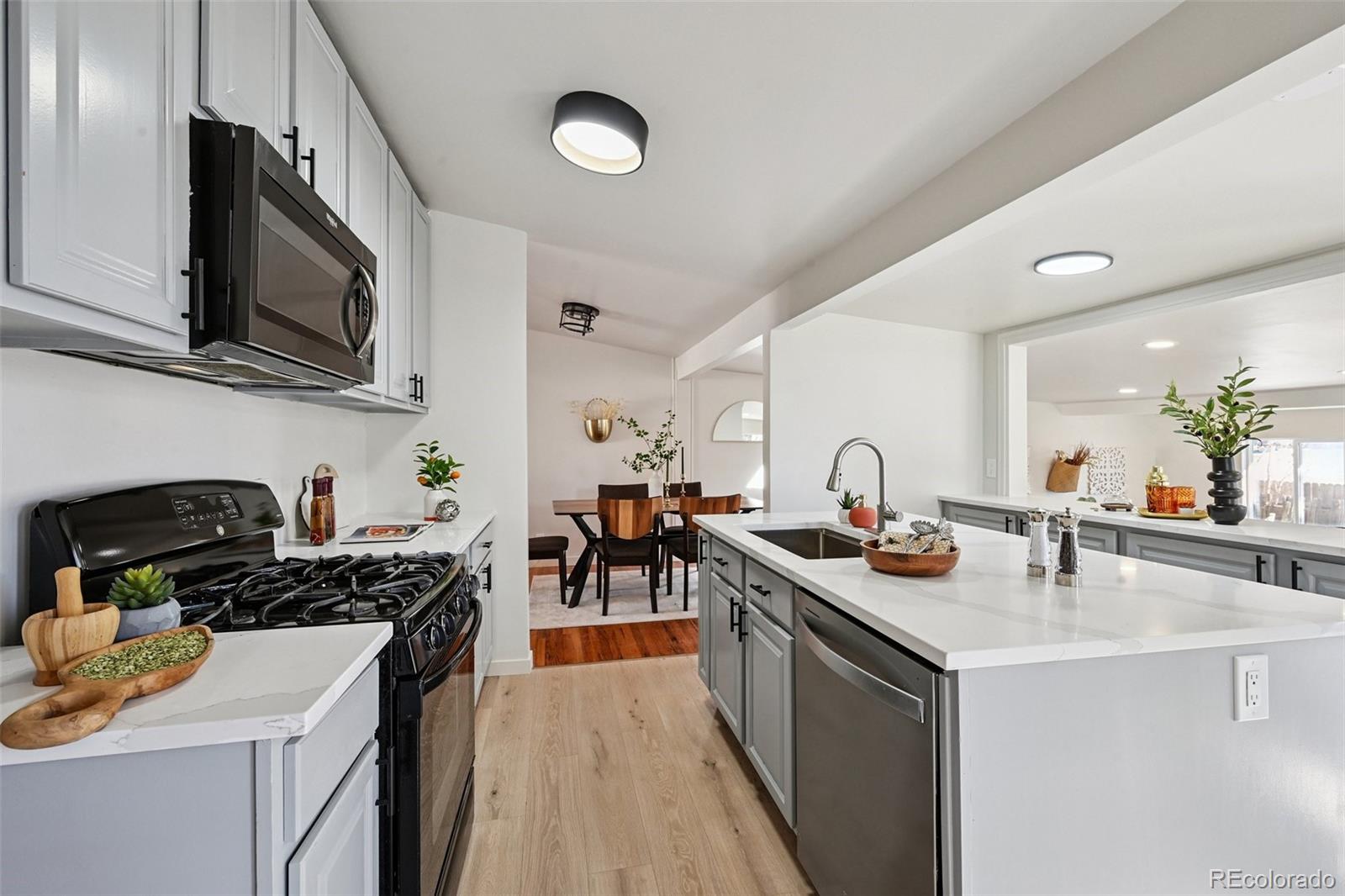 MLS Image #8 for 2580  valley view drive,denver, Colorado
