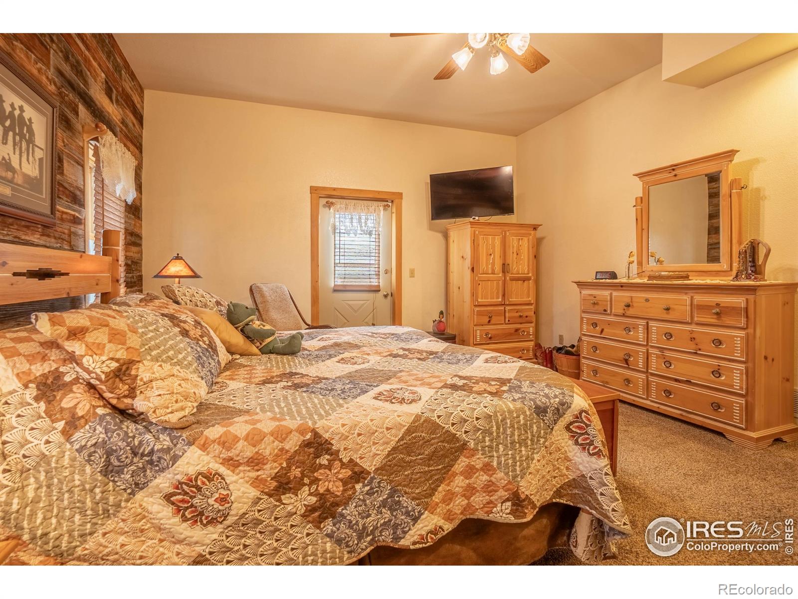 MLS Image #14 for 420 e county road 10 road,berthoud, Colorado