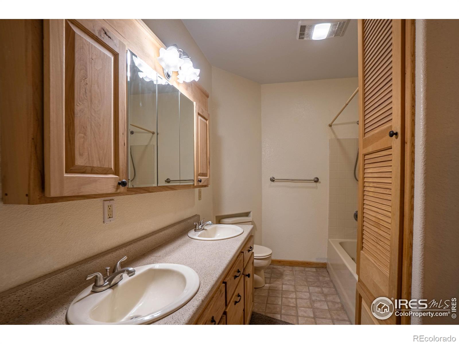 MLS Image #39 for 420 e county road 10 road,berthoud, Colorado