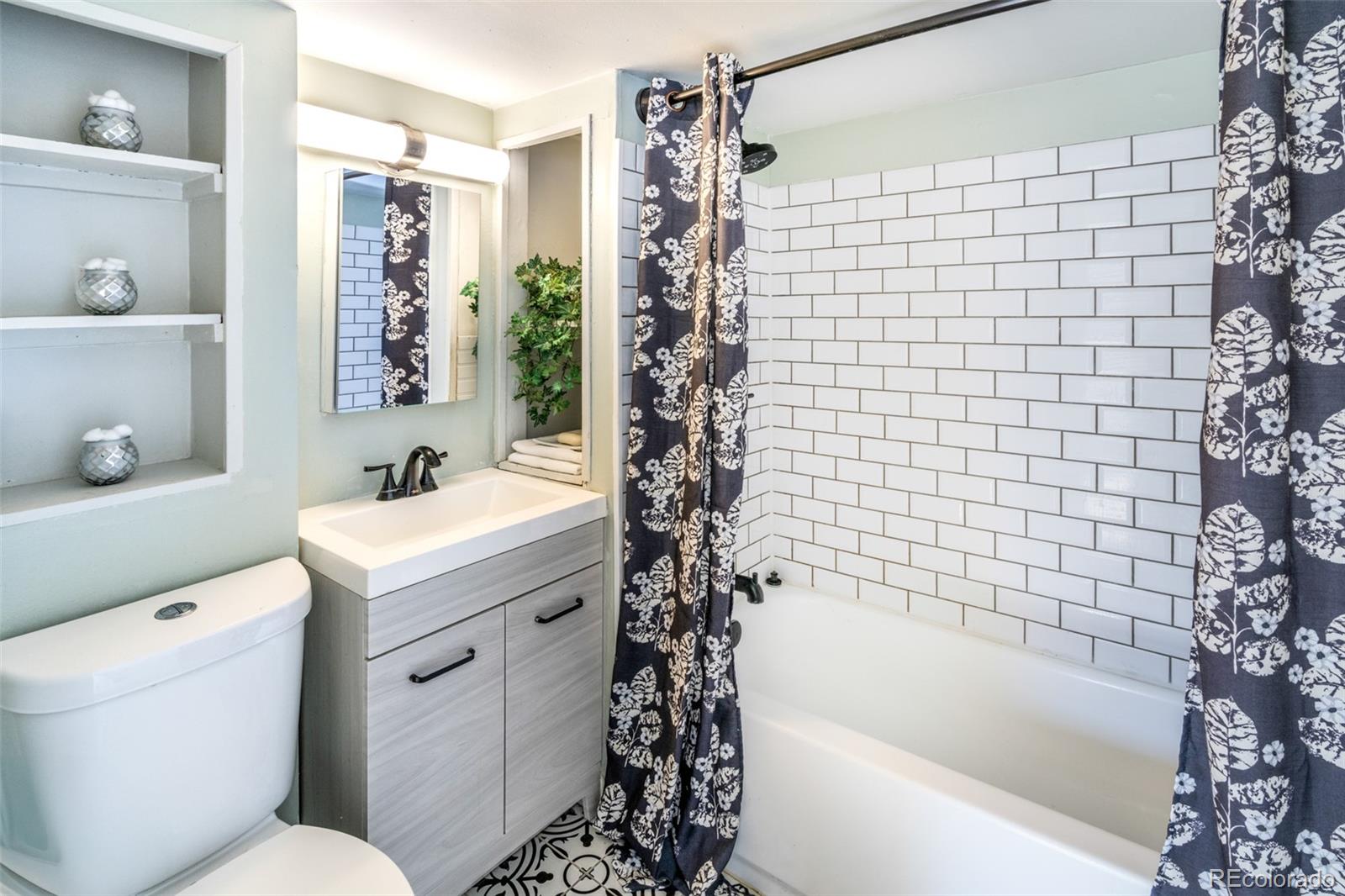 MLS Image #11 for 2201 w warren avenue,englewood, Colorado