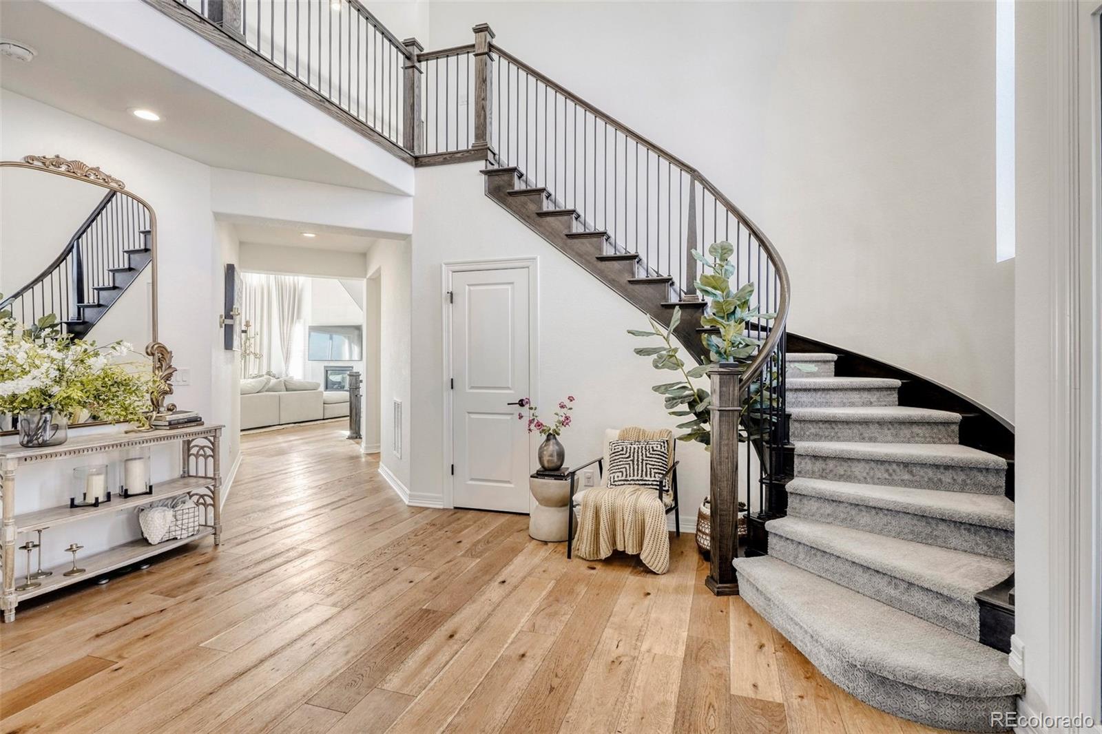 MLS Image #4 for 27841 e lakeview drive,aurora, Colorado