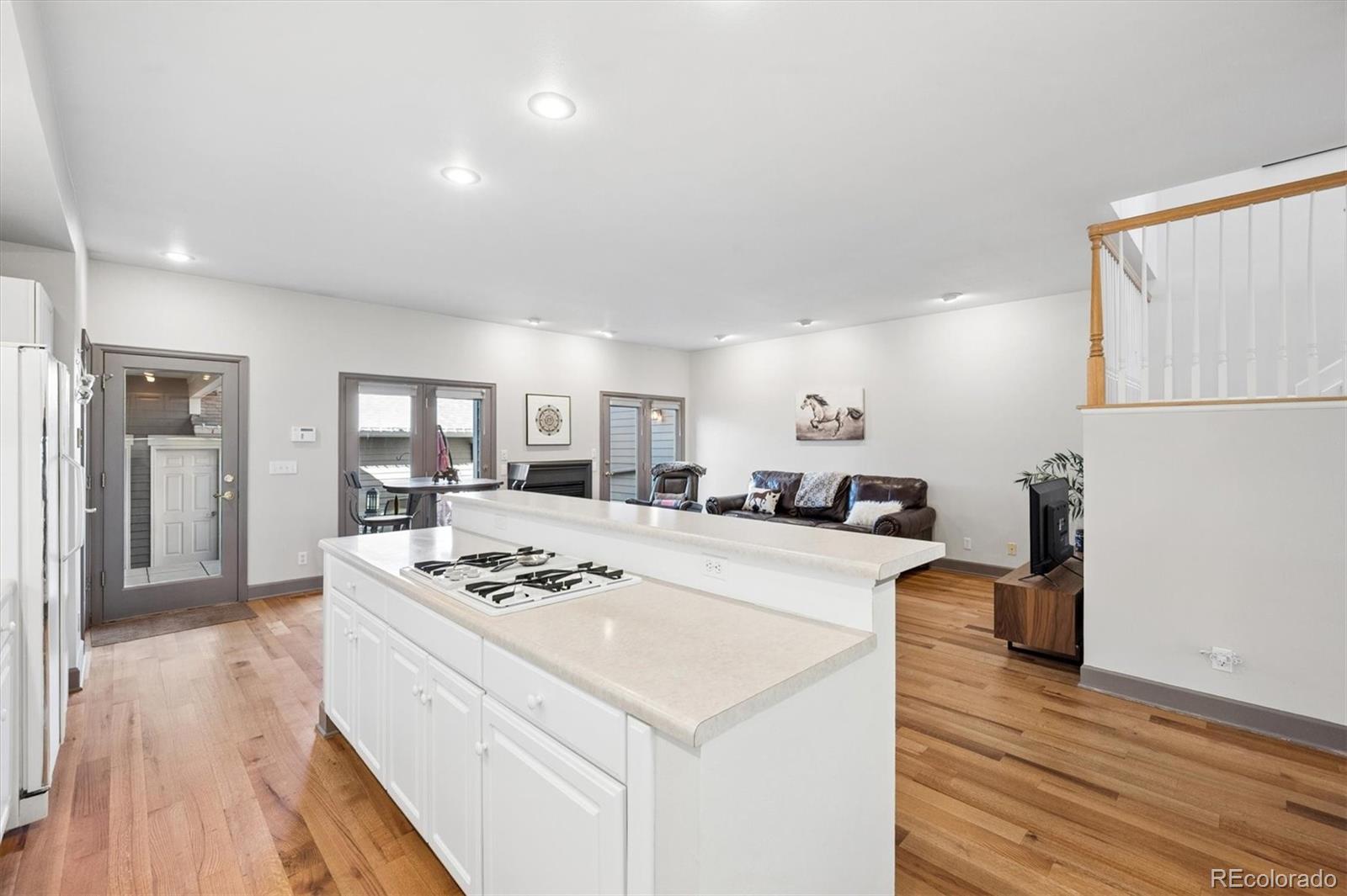 MLS Image #10 for 707  ash street,denver, Colorado