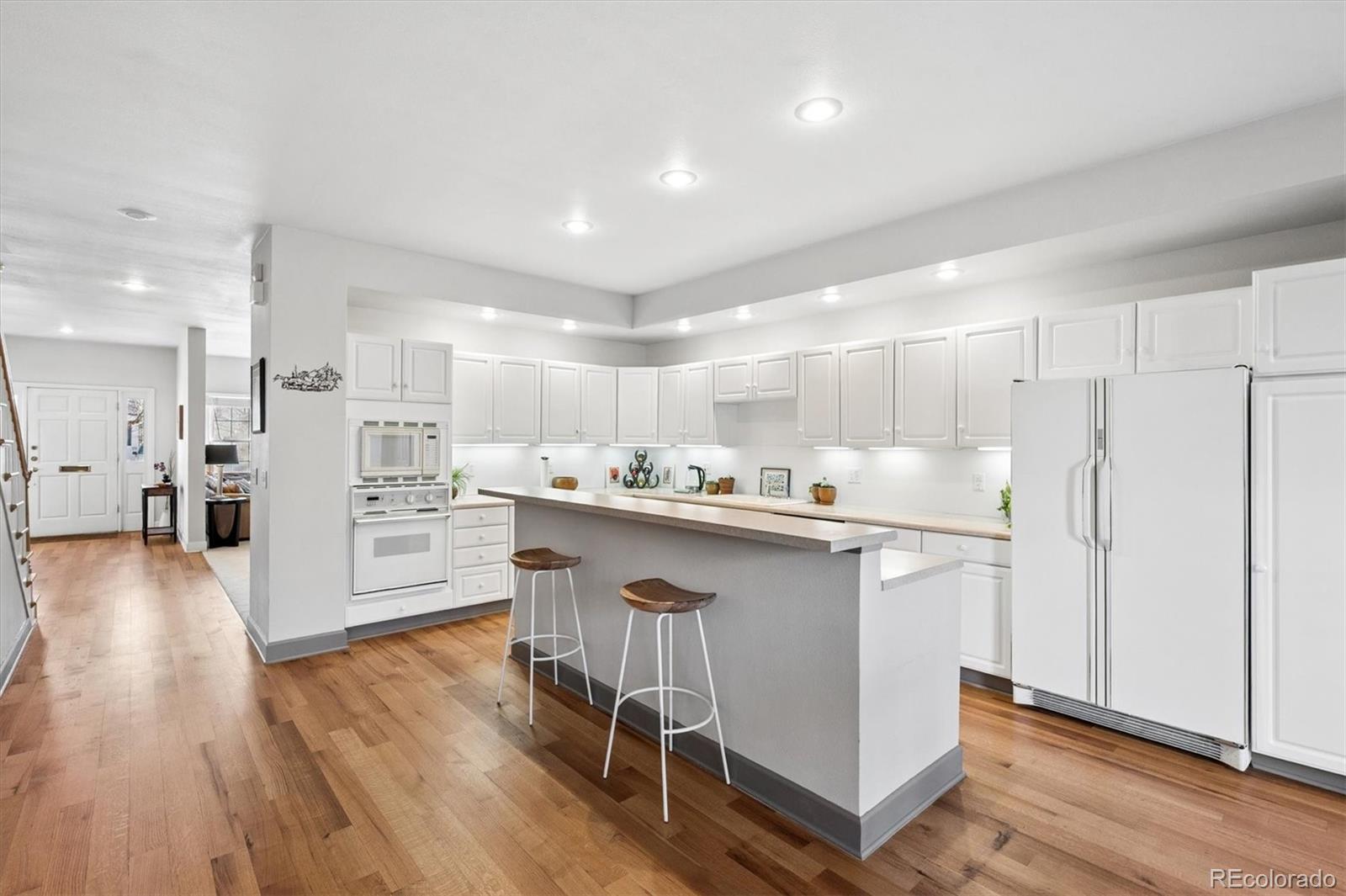 MLS Image #12 for 707  ash street,denver, Colorado