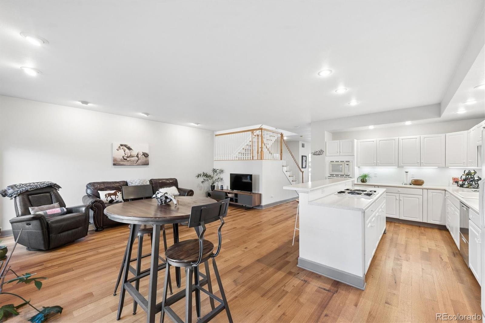 MLS Image #13 for 707  ash street,denver, Colorado