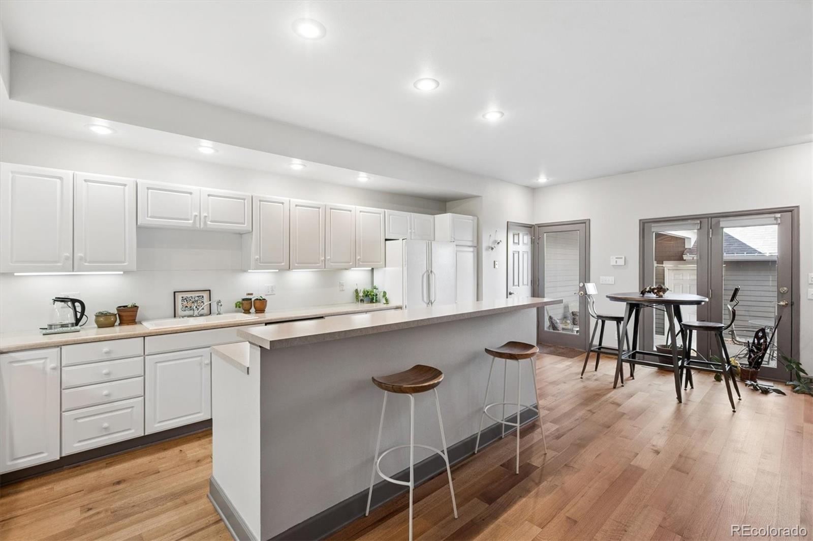 MLS Image #9 for 707  ash street,denver, Colorado