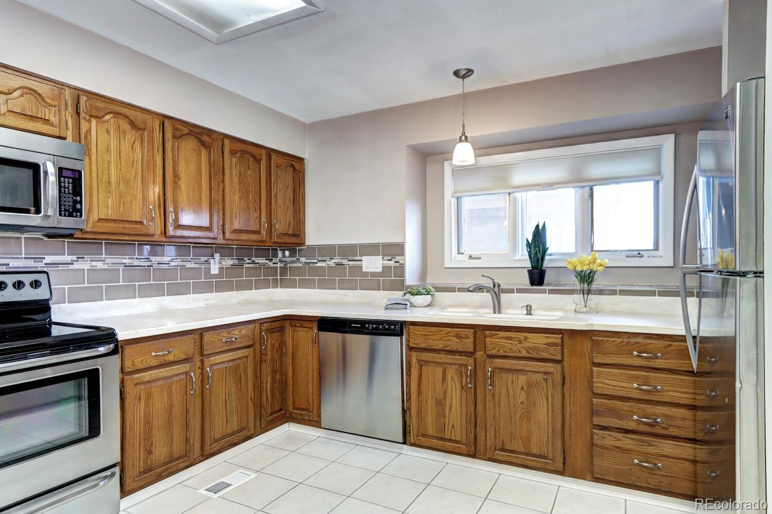 MLS Image #11 for 7877 s university way,centennial, Colorado