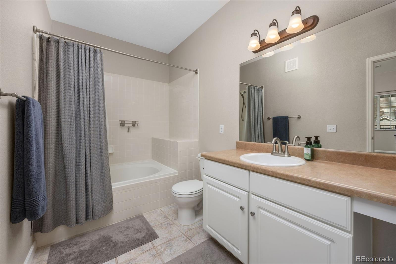 MLS Image #14 for 22520 e ontario drive,aurora, Colorado