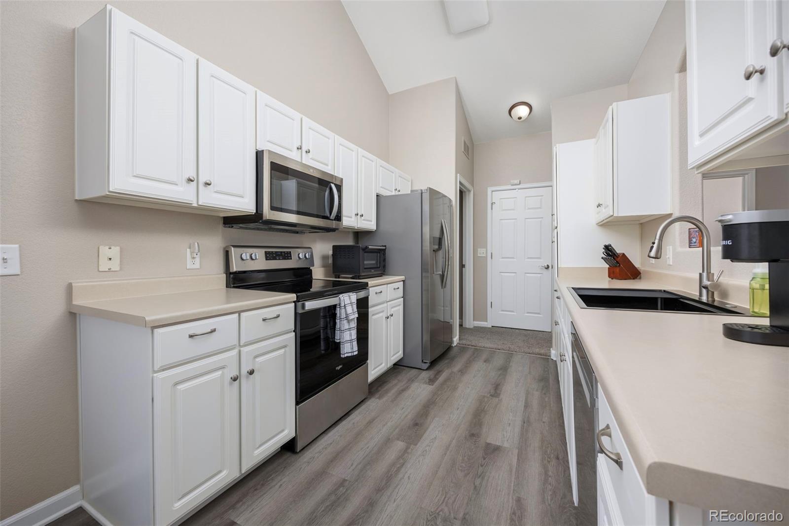 MLS Image #9 for 22520 e ontario drive,aurora, Colorado