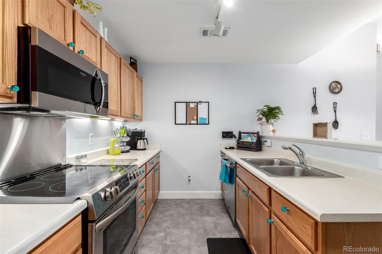MLS Image #10 for 4211 s blackhawk circle 8c,aurora, Colorado